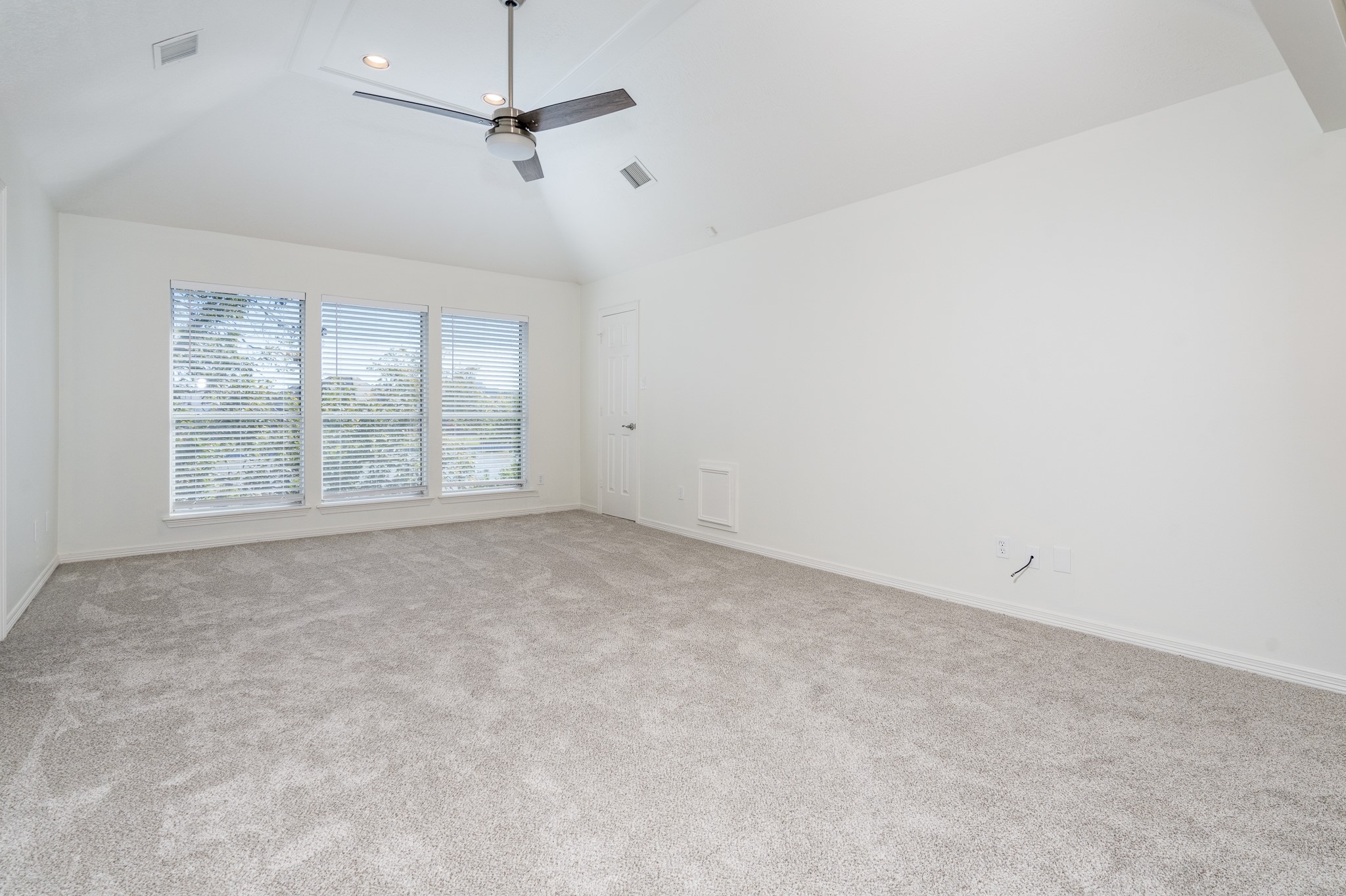 302 Kingfisher Drive Property Photo 38
