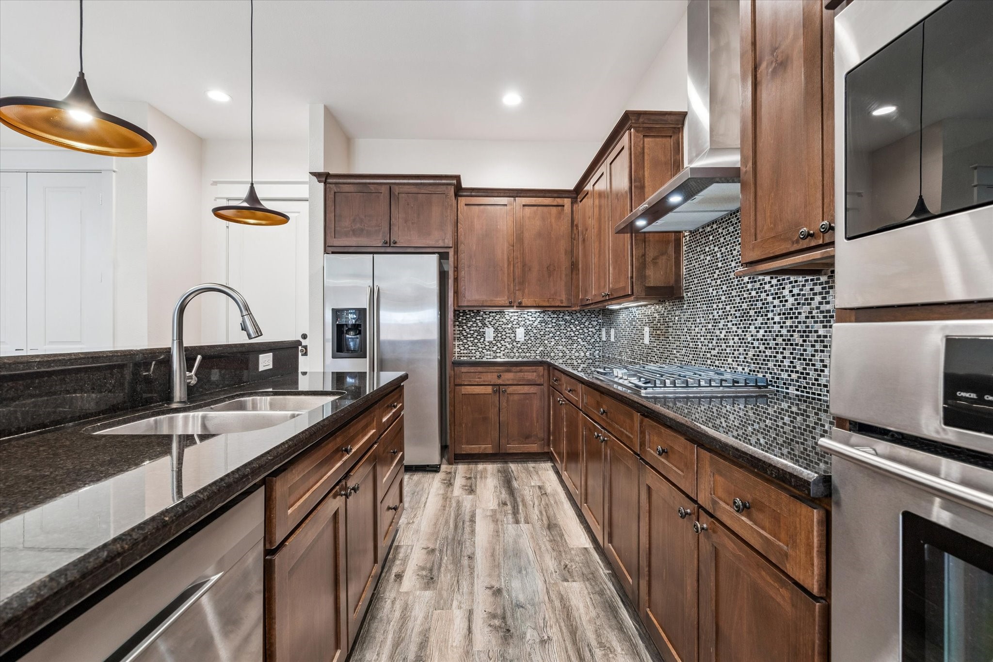 5510 Larkin Street A Property Photo 3