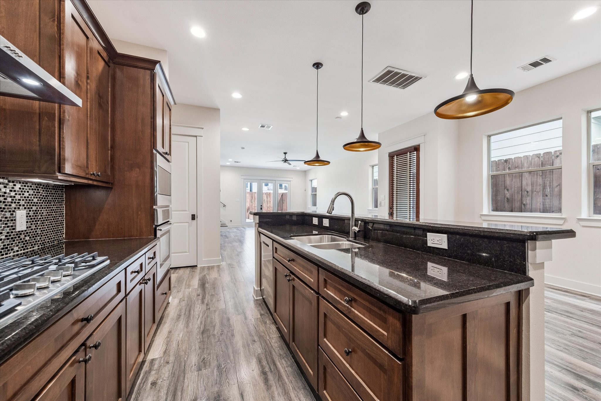 5510 Larkin Street A Property Photo 4