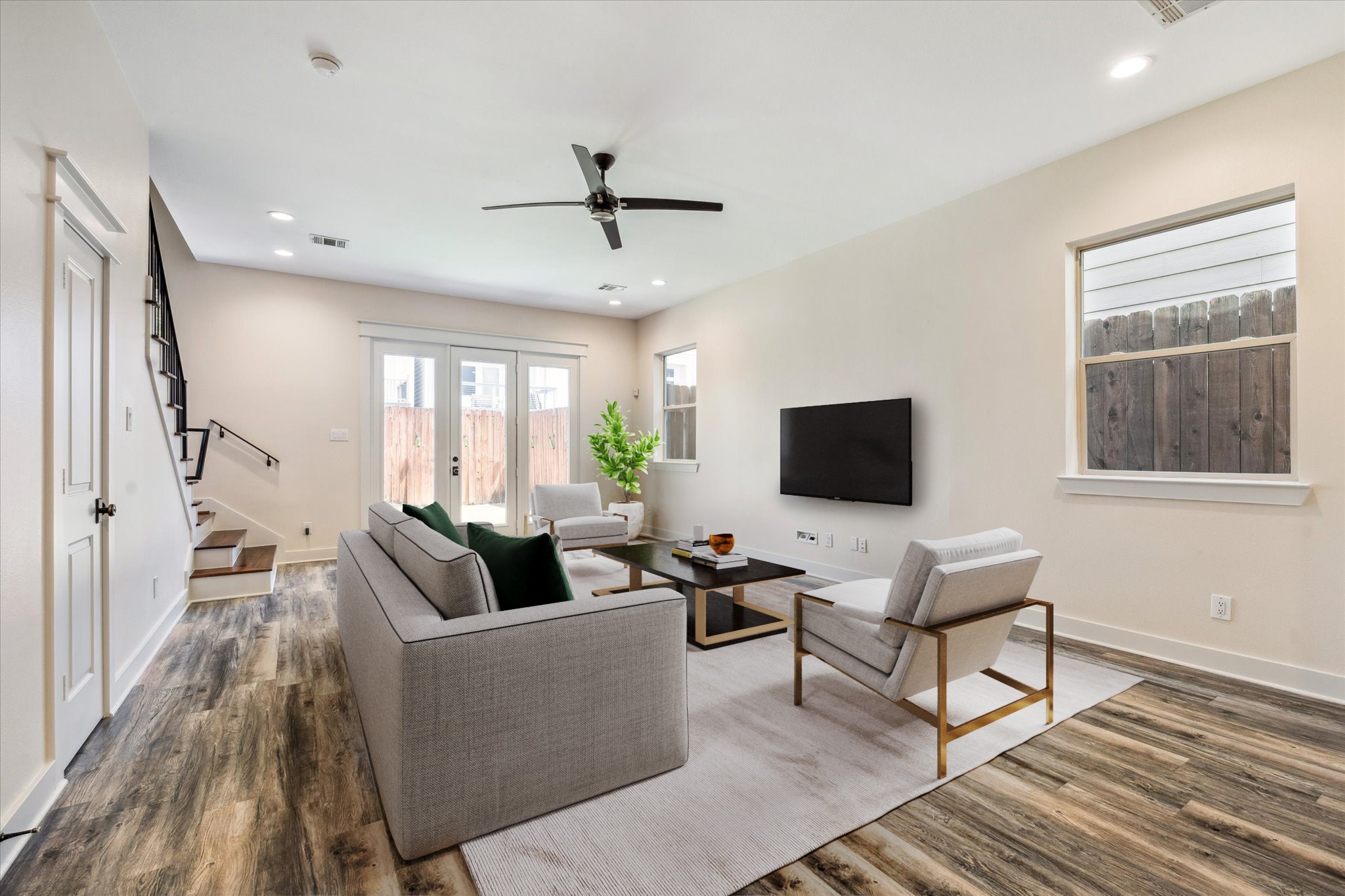 5510 Larkin Street A Property Photo 9