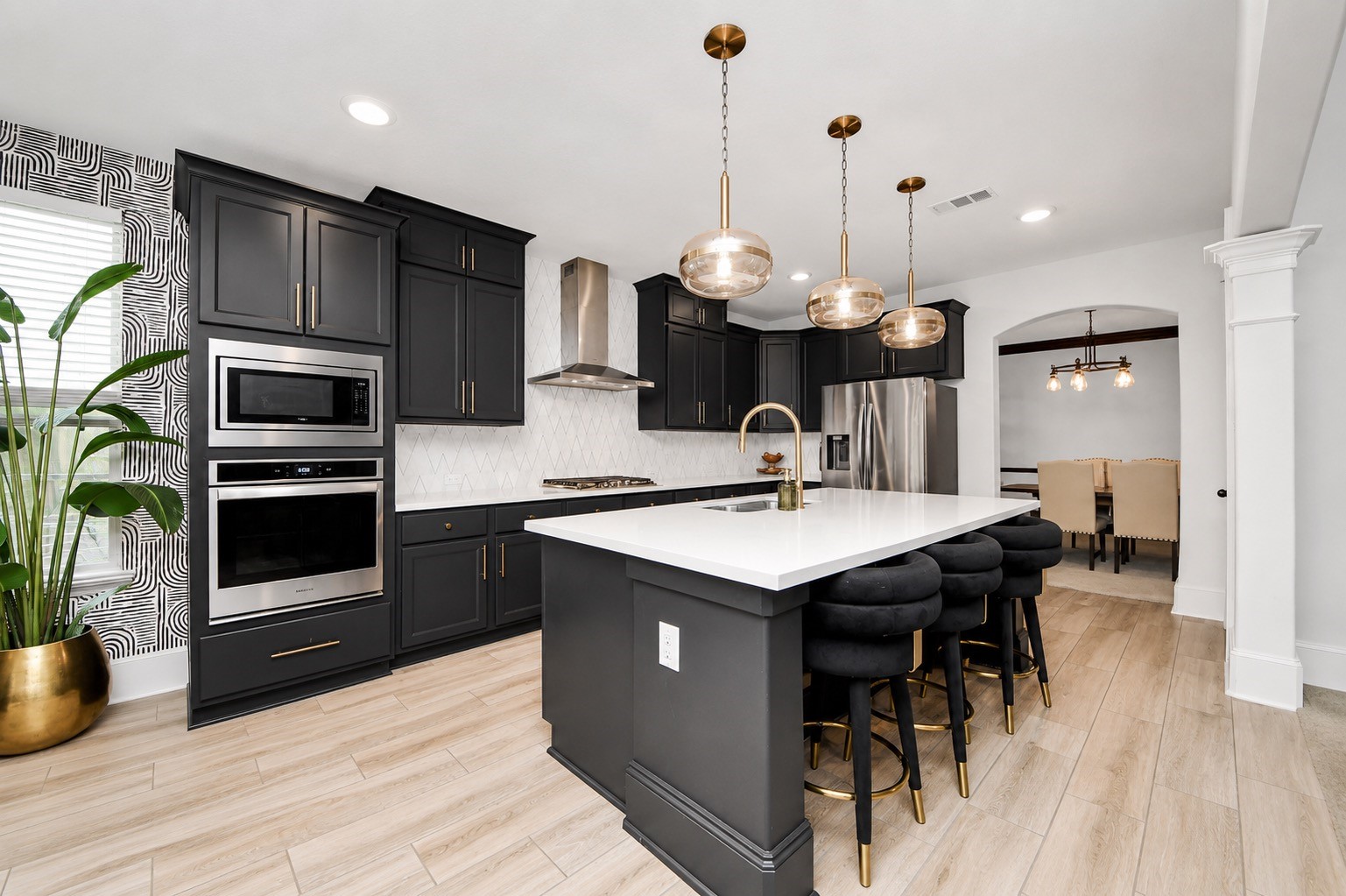 8803 Autumn Pine Drive Property Photo 12