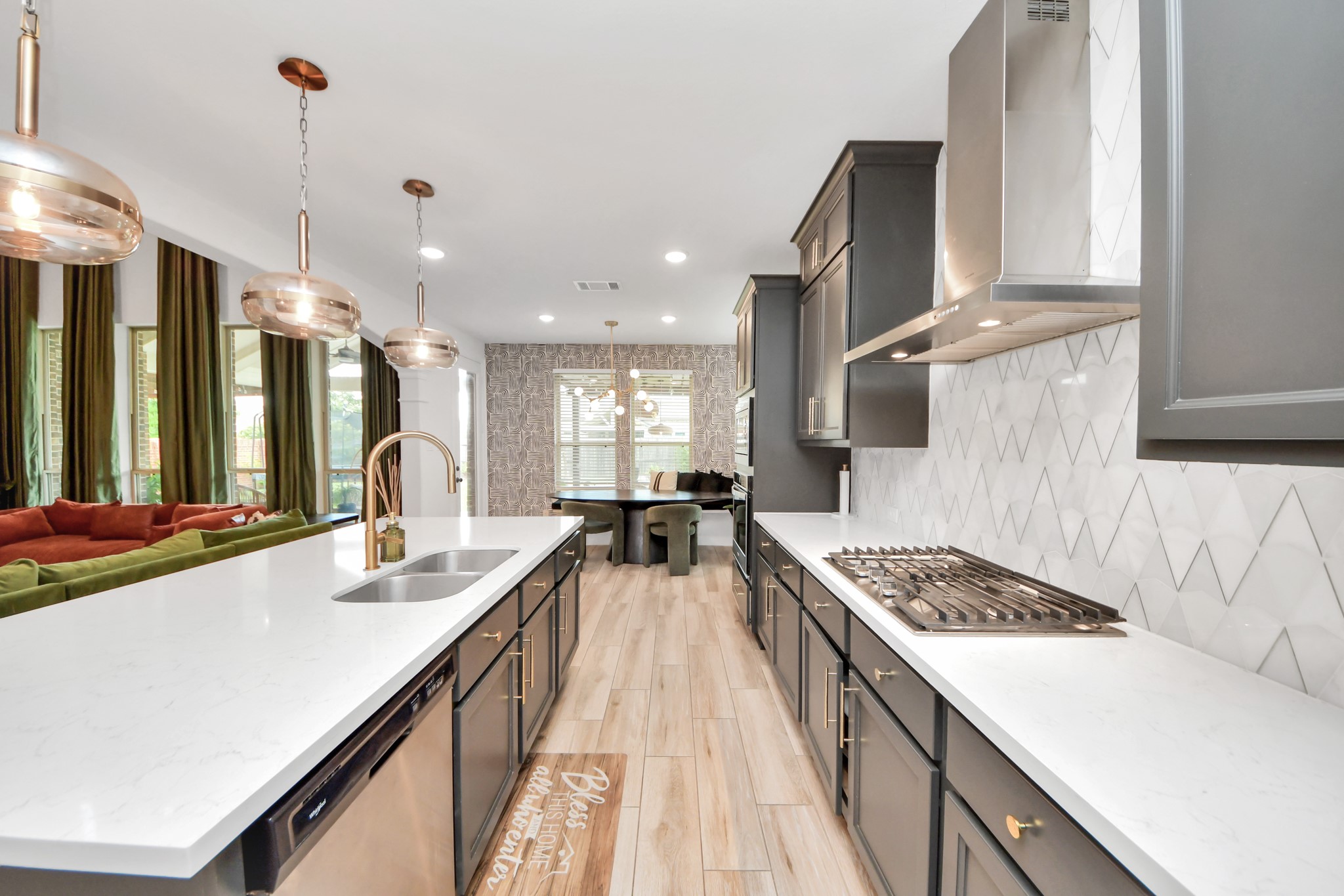 8803 Autumn Pine Drive Property Photo 14