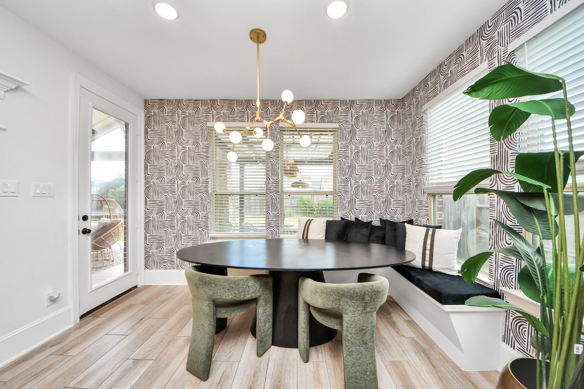 8803 Autumn Pine Drive Property Photo 15