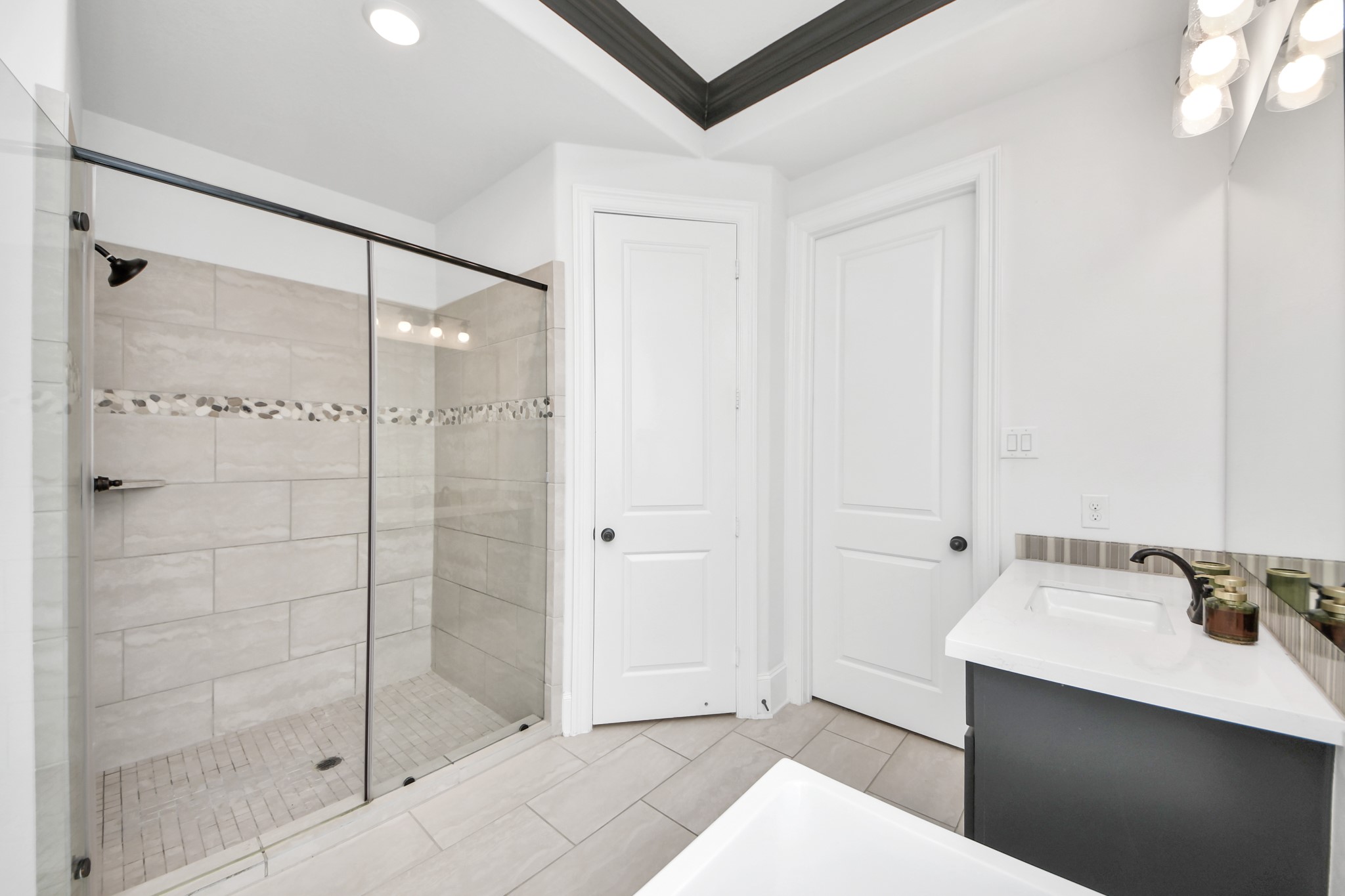 8803 Autumn Pine Drive Property Photo 23