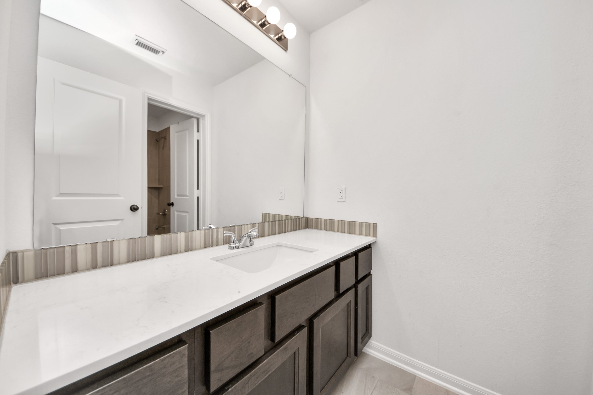 8803 Autumn Pine Drive Property Photo 31