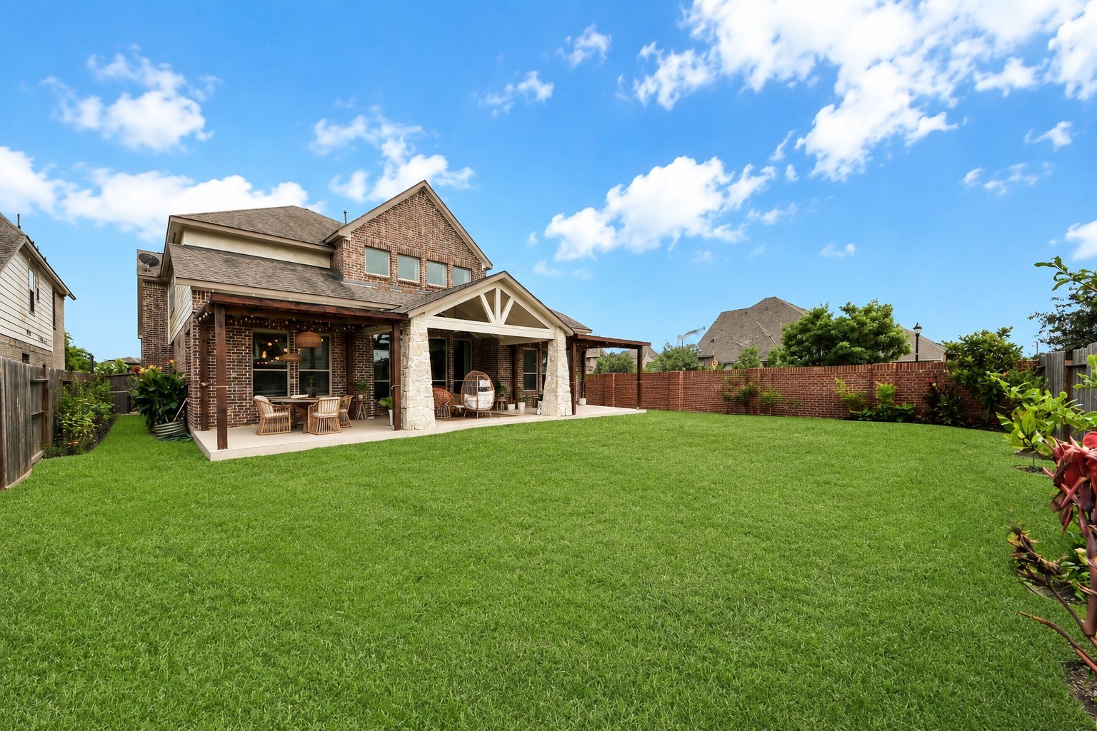 8803 Autumn Pine Drive Property Photo 39