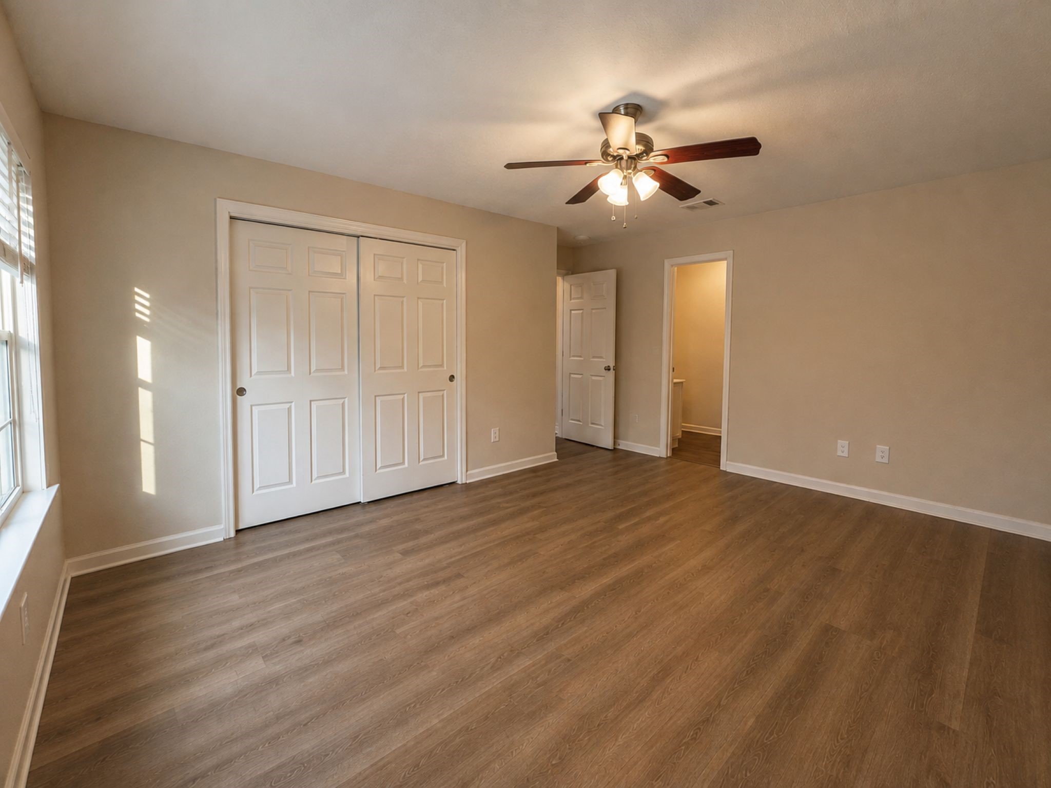 501 Falcon Lake Drive Property Photo 15