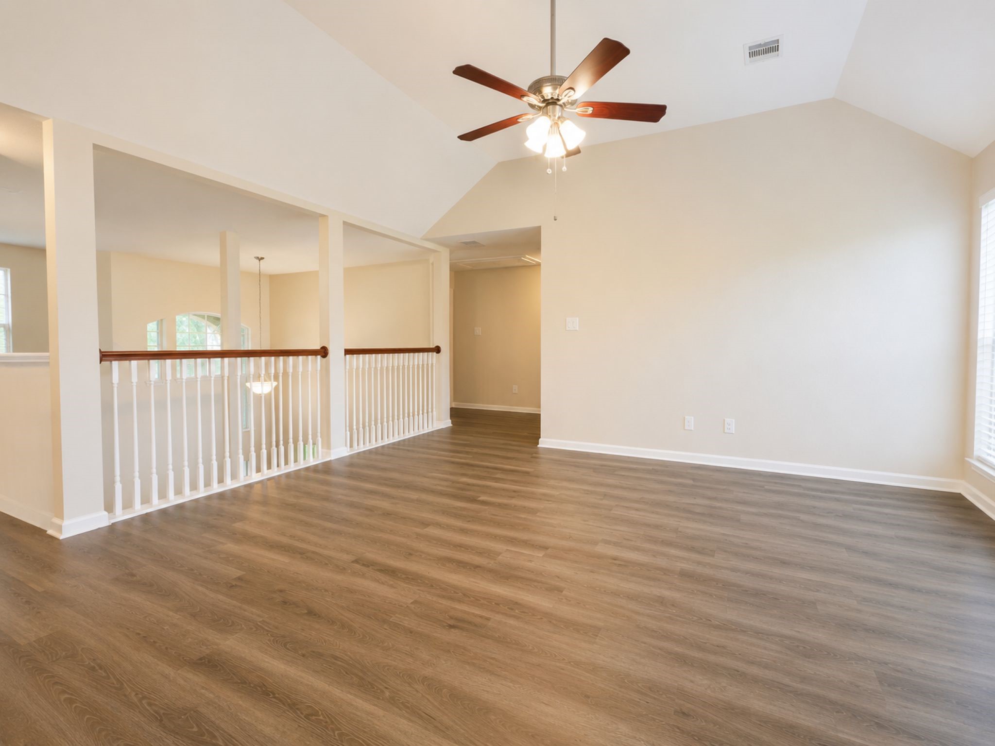 501 Falcon Lake Drive Property Photo 17
