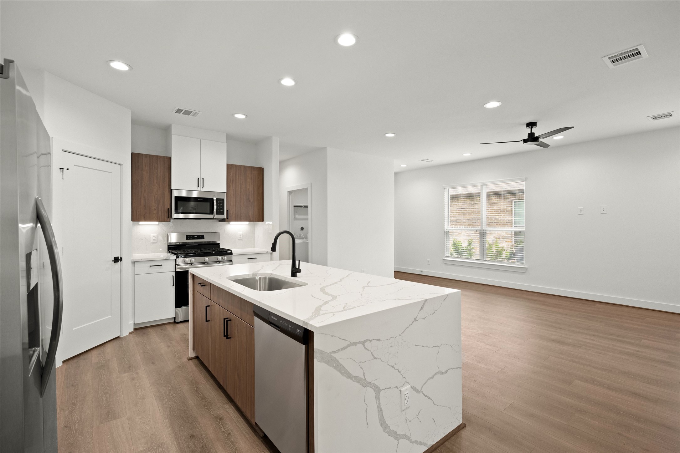 2649 Seaglass View Drive Property Photo 6