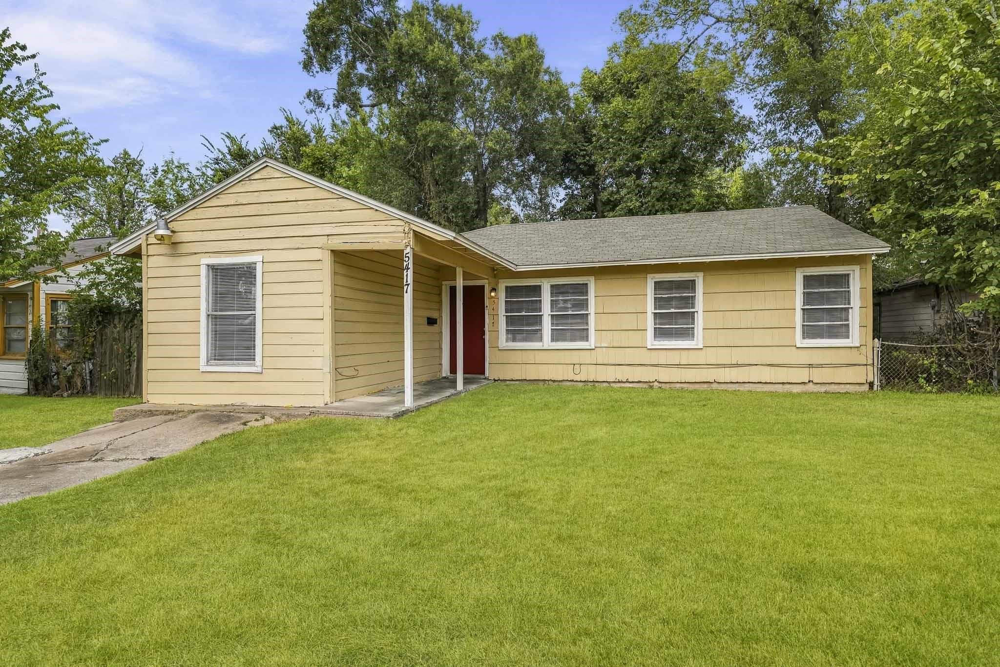 5417 Kenilwood Drive Property Photo 1