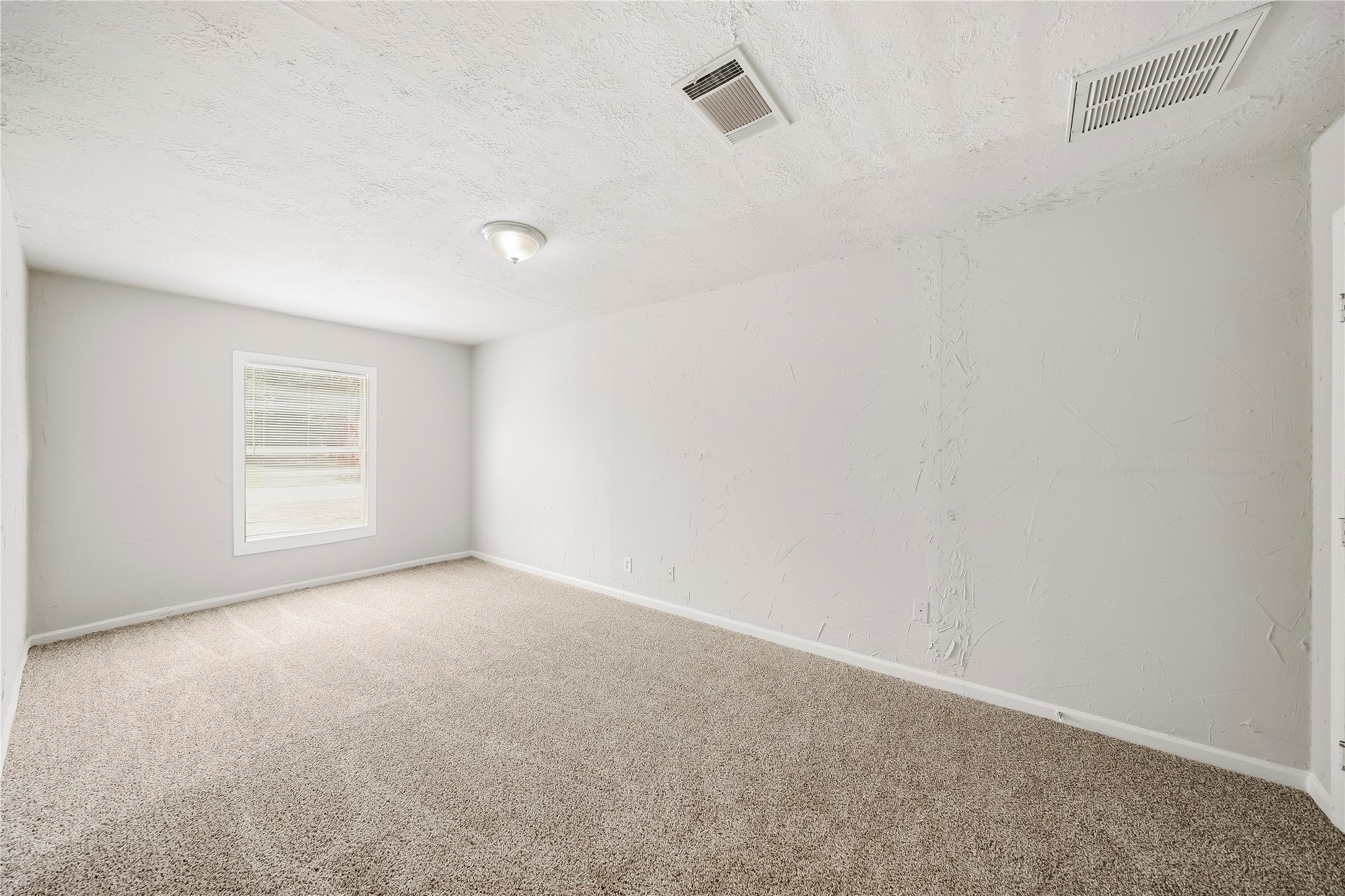 5417 Kenilwood Drive Property Photo 2