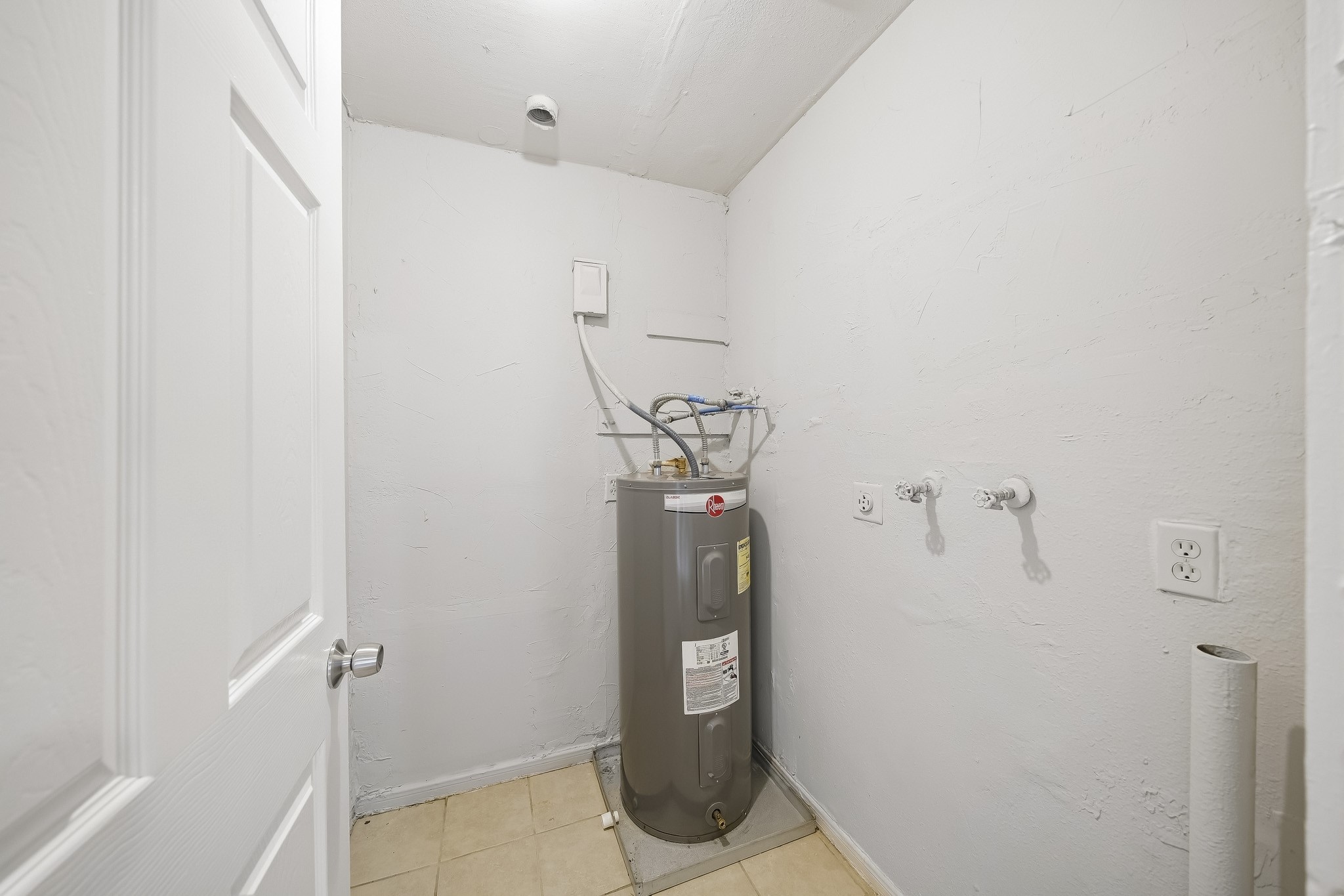 5417 Kenilwood Drive Property Photo 10