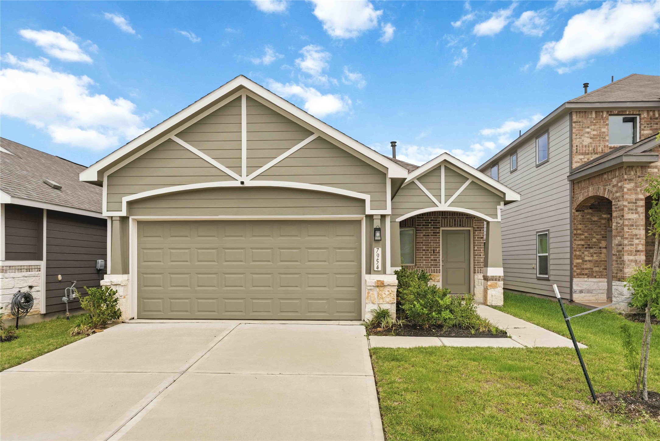 7954 Cypress Country Drive Property Photo 1