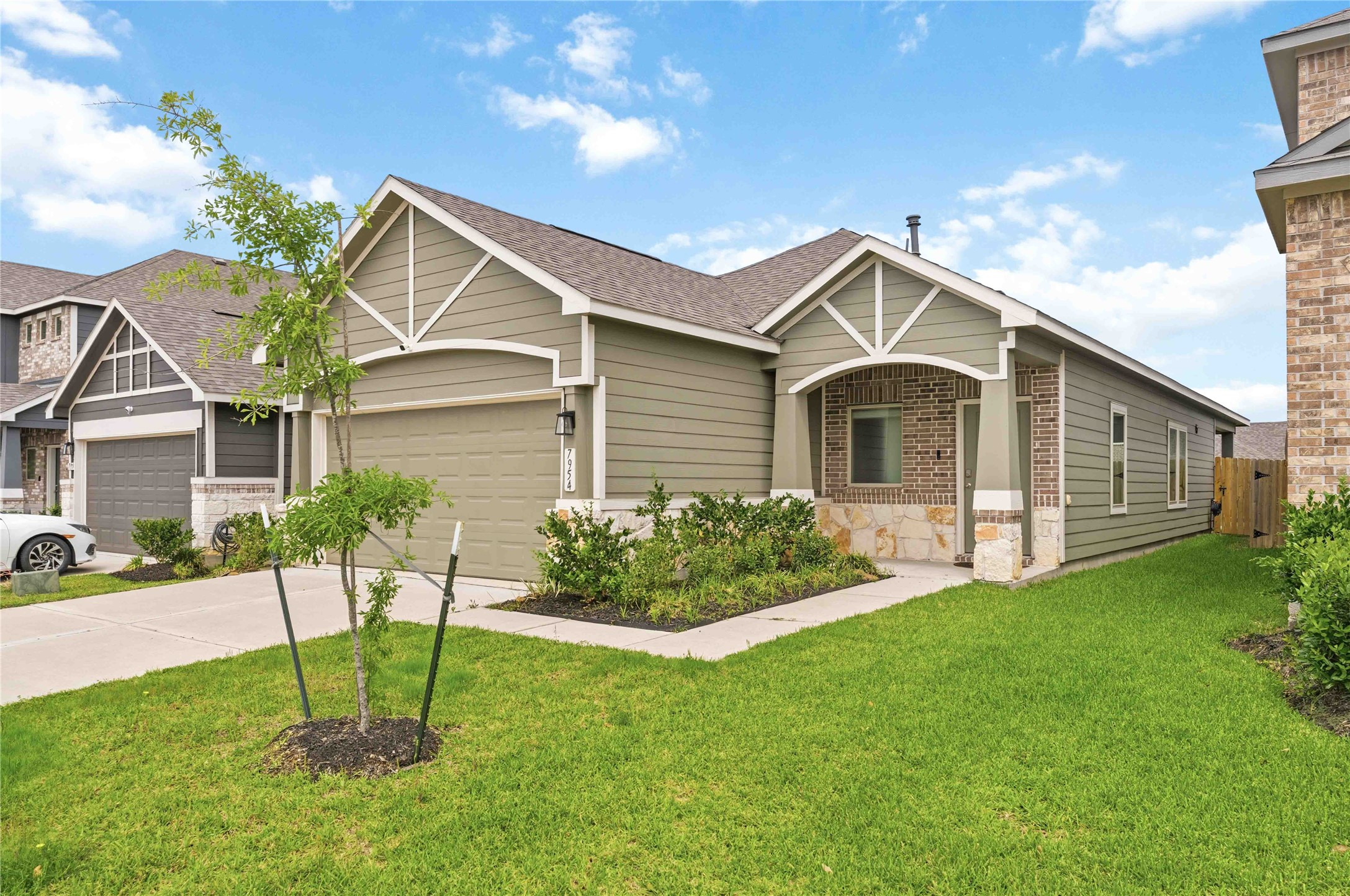 7954 Cypress Country Drive Property Photo 3