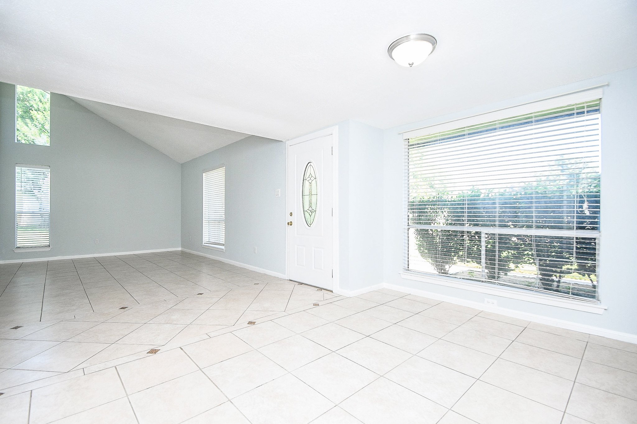 2430 Long Reach Drive Property Photo 3