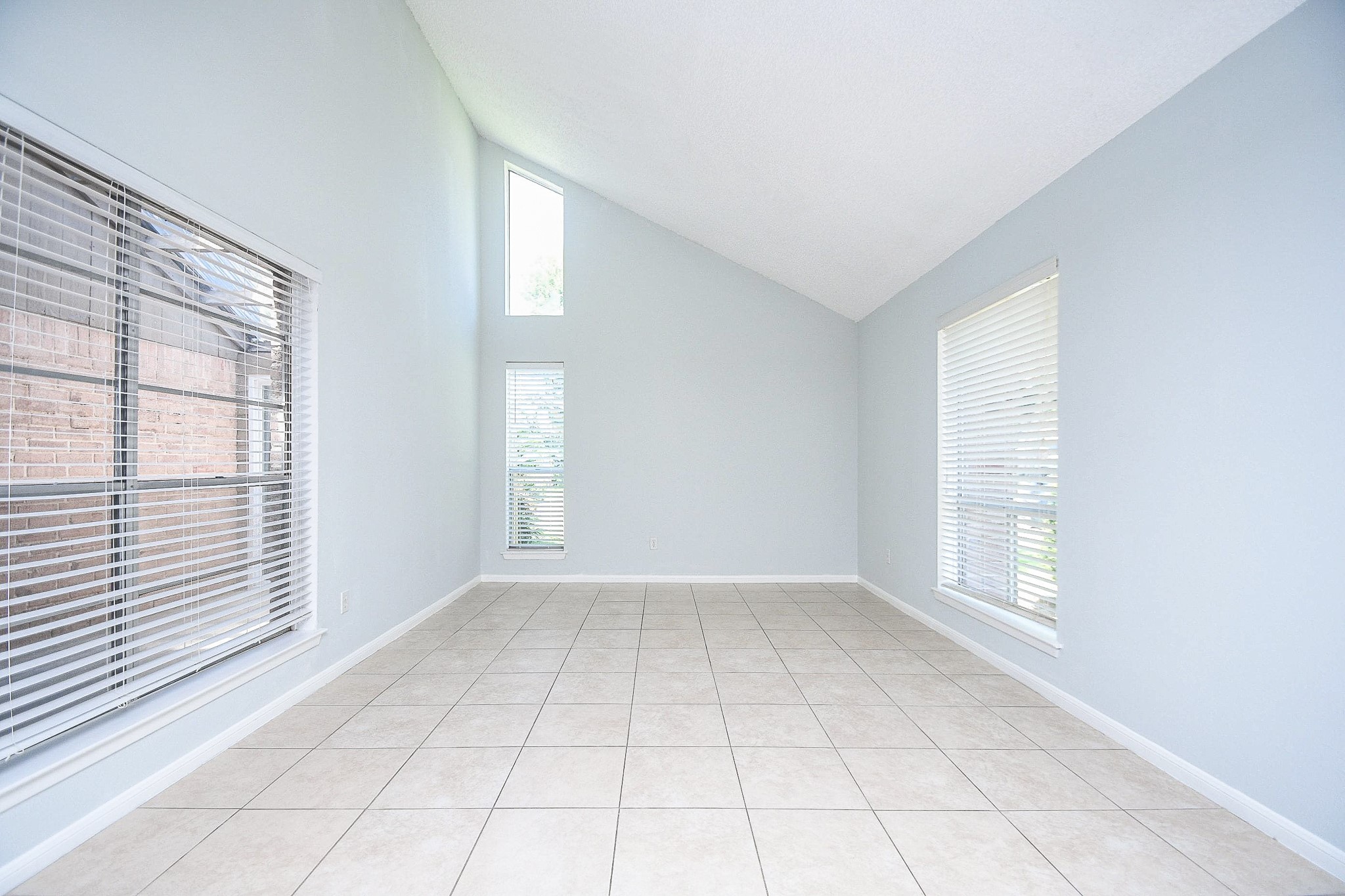 2430 Long Reach Drive Property Photo 6