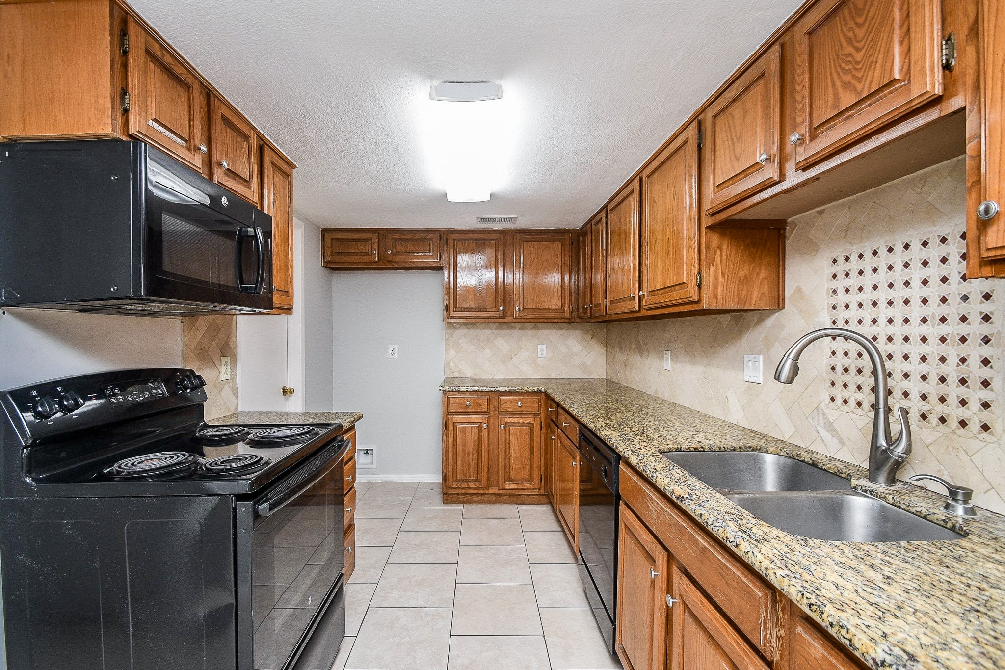 2430 Long Reach Drive Property Photo 9