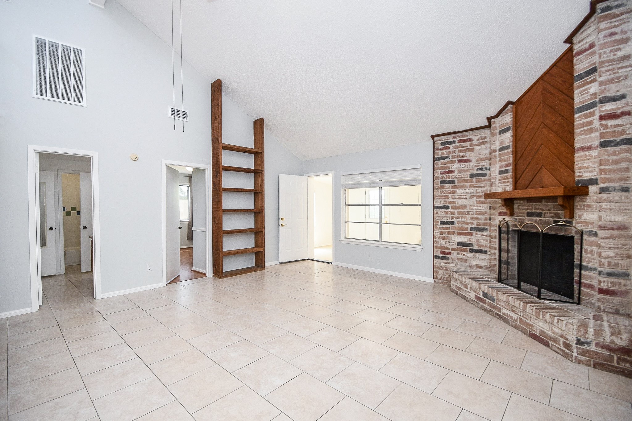 2430 Long Reach Drive Property Photo 12