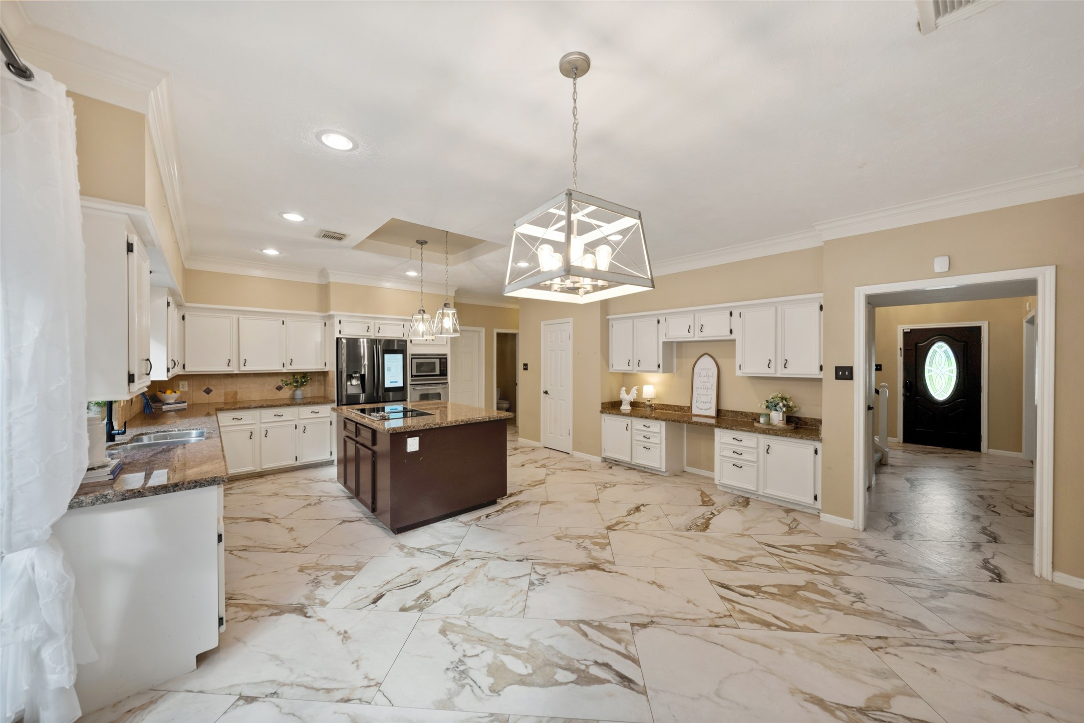 4422 Pine Breeze Drive Property Photo 4