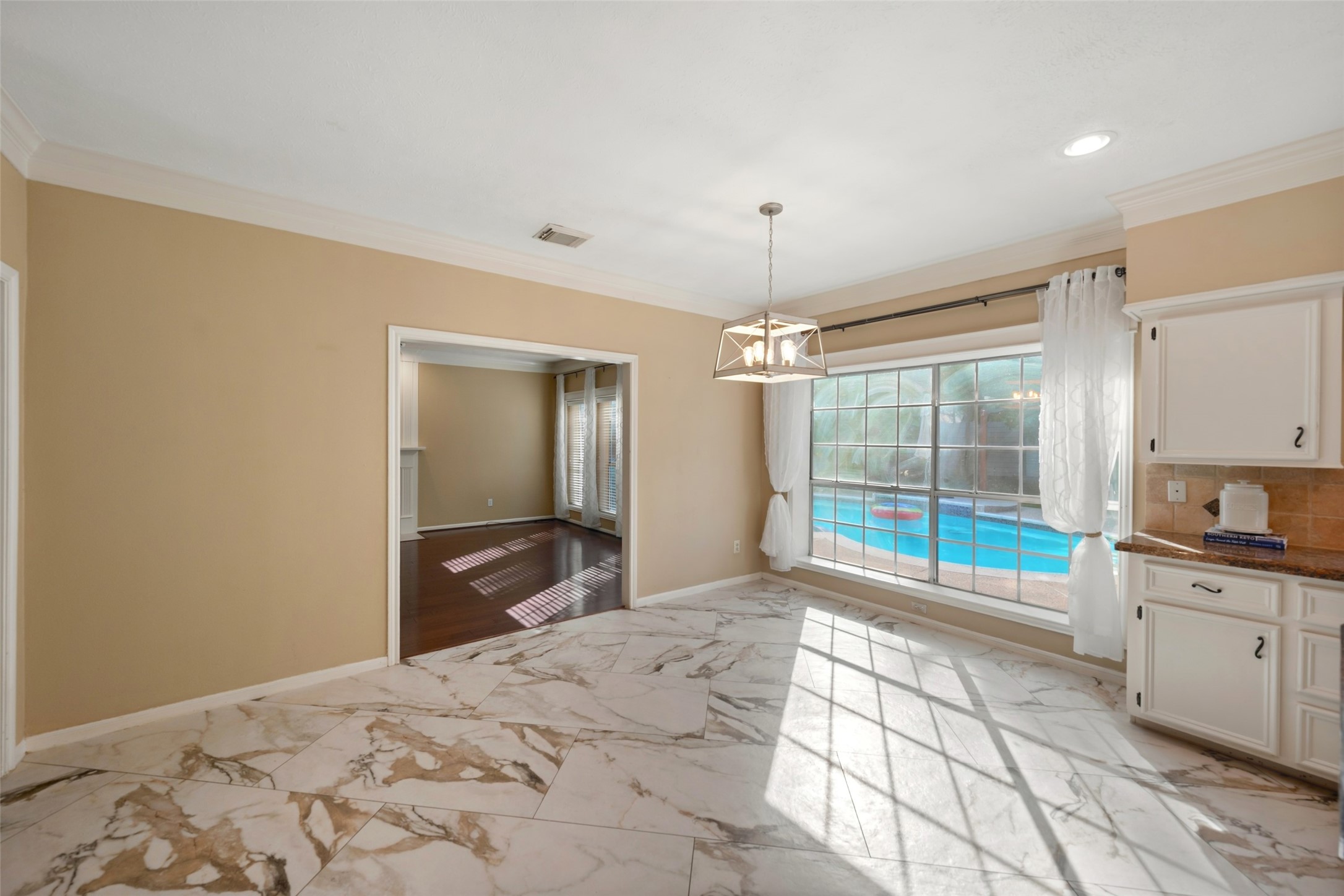 4422 Pine Breeze Drive Property Photo 6