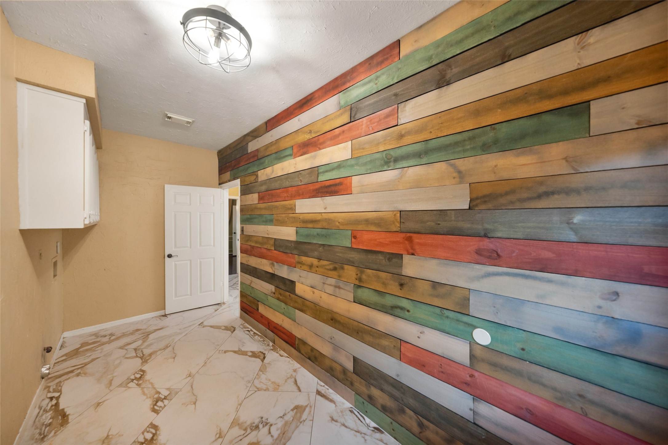 4422 Pine Breeze Drive Property Photo 16
