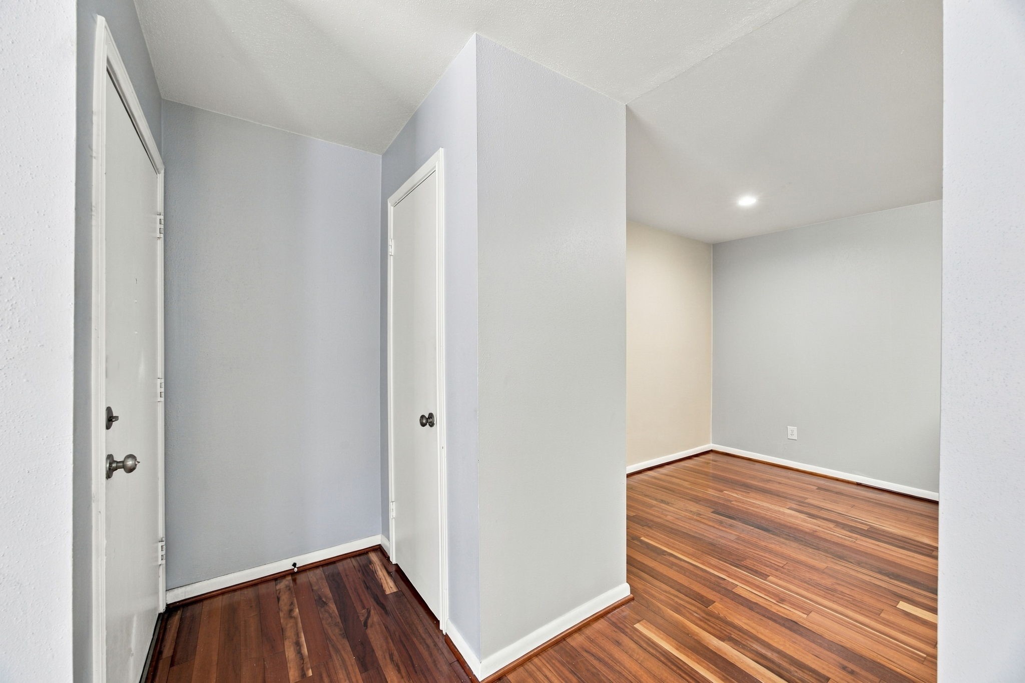 1601 S Shepherd Drive 218 Property Photo 3
