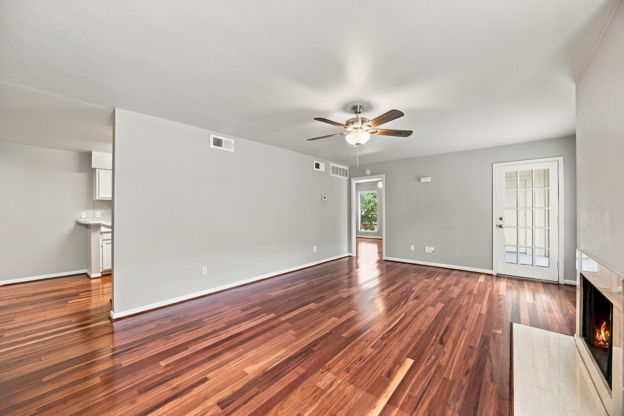 1601 S Shepherd Drive 218 Property Photo 5