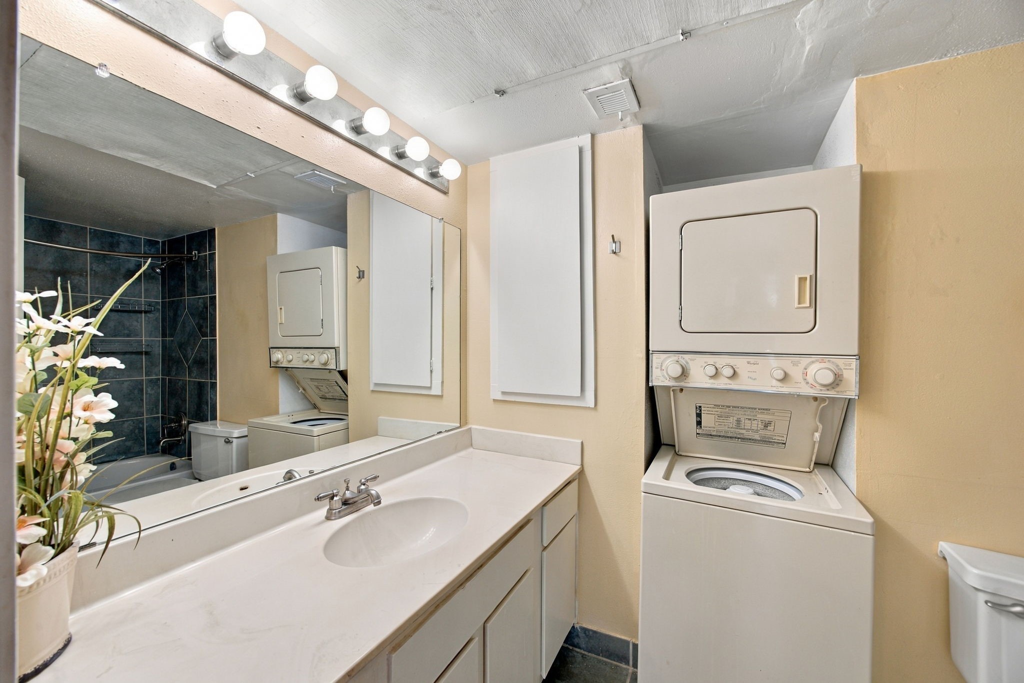 1601 S Shepherd Drive 218 Property Photo 15