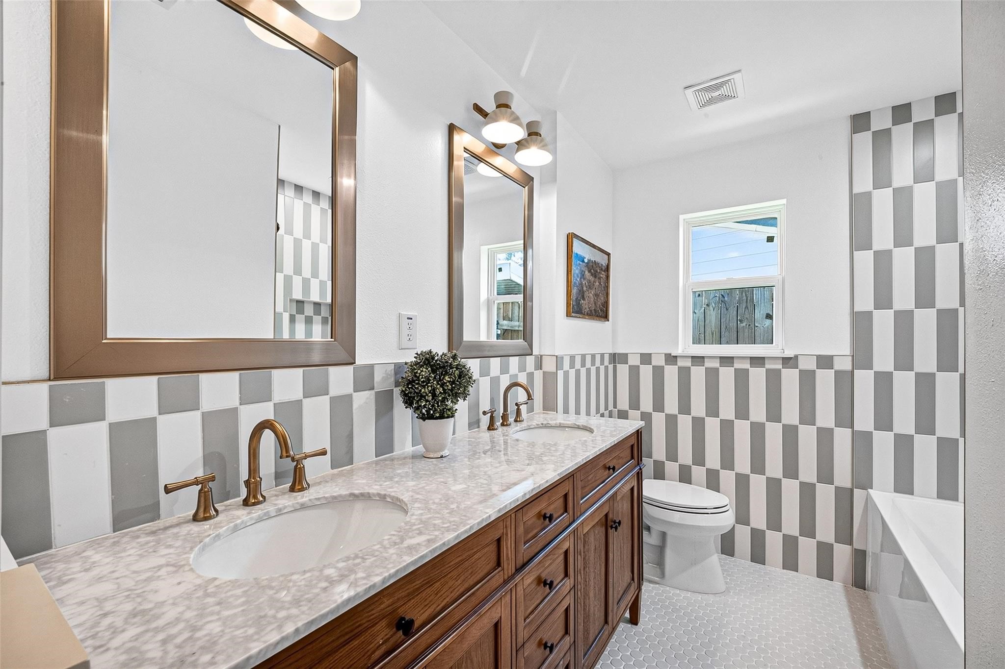 1338 Seaspray Court Property Photo 41