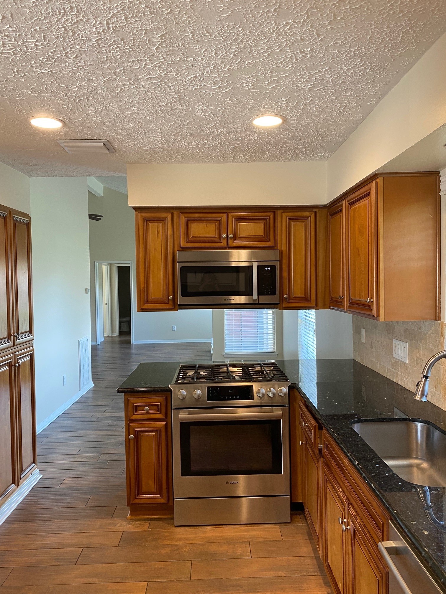 24 Chapparal Court Property Photo 6
