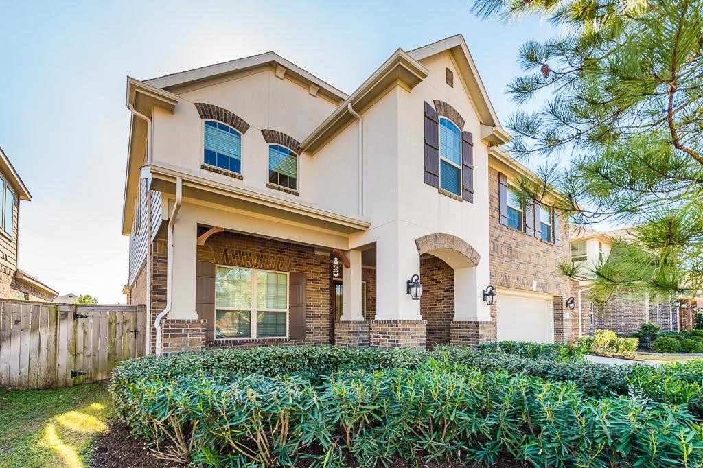 26827 Longleaf Valley Drive Property Photo 2