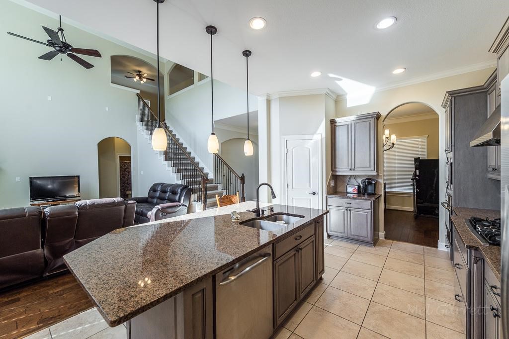 26827 Longleaf Valley Drive Property Photo 10