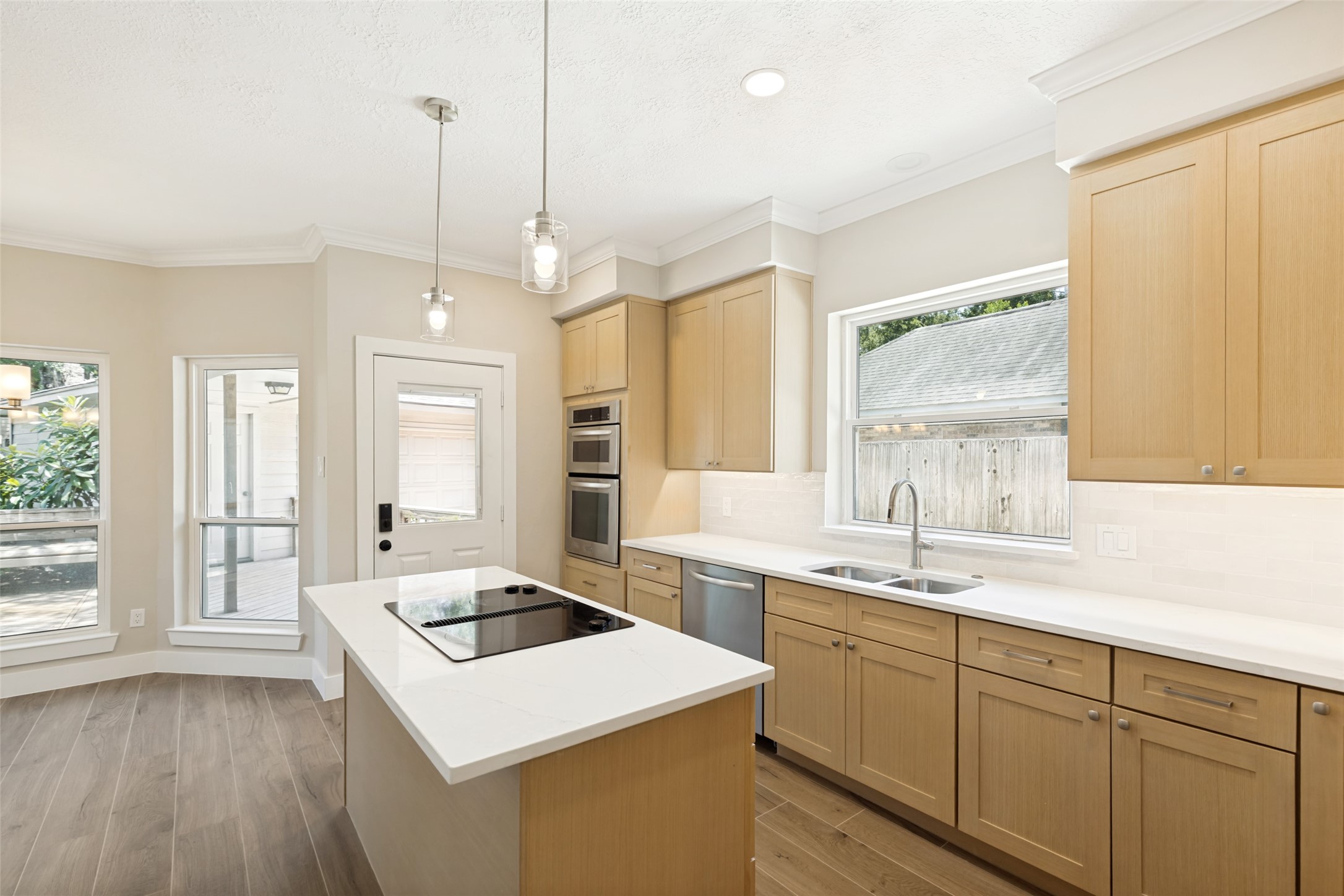 3418 Woodland View Drive Property Photo 4