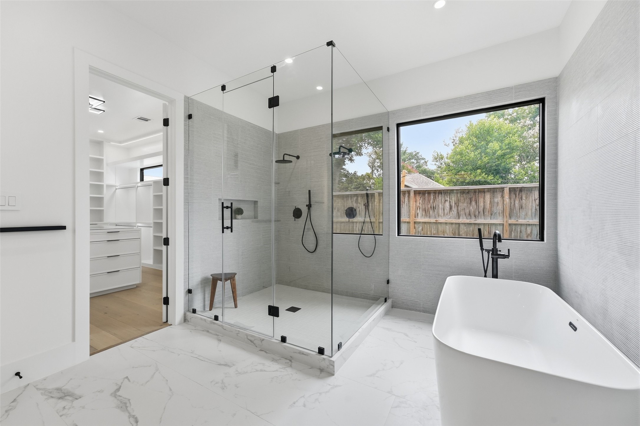 519 W 30th Street Property Photo 18