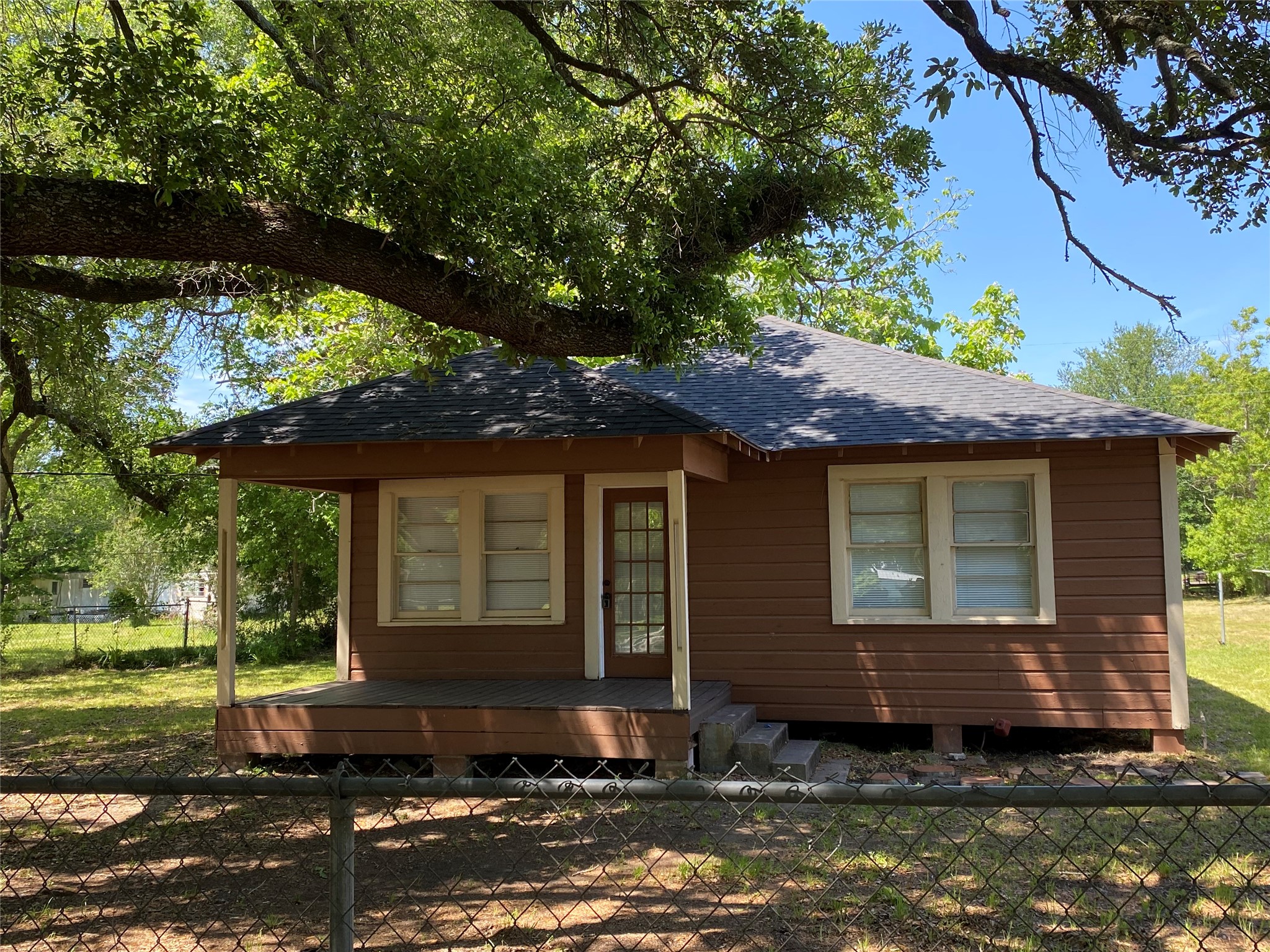 104 5th Street Property Photo 1