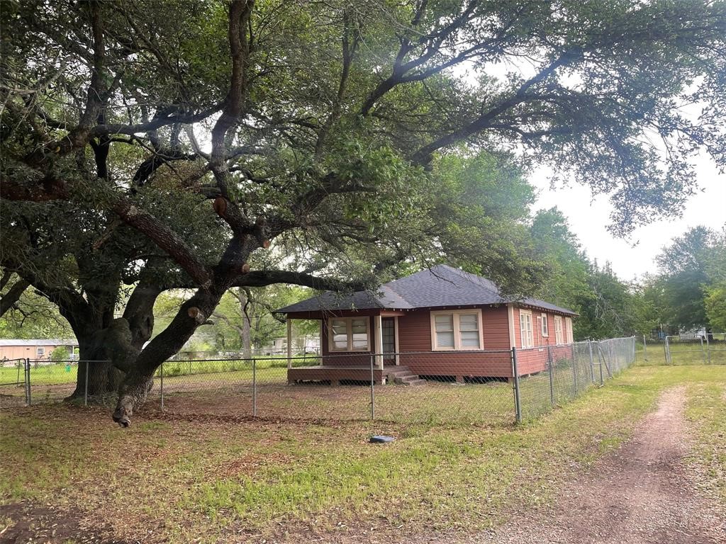 104 5th Street Property Photo 3