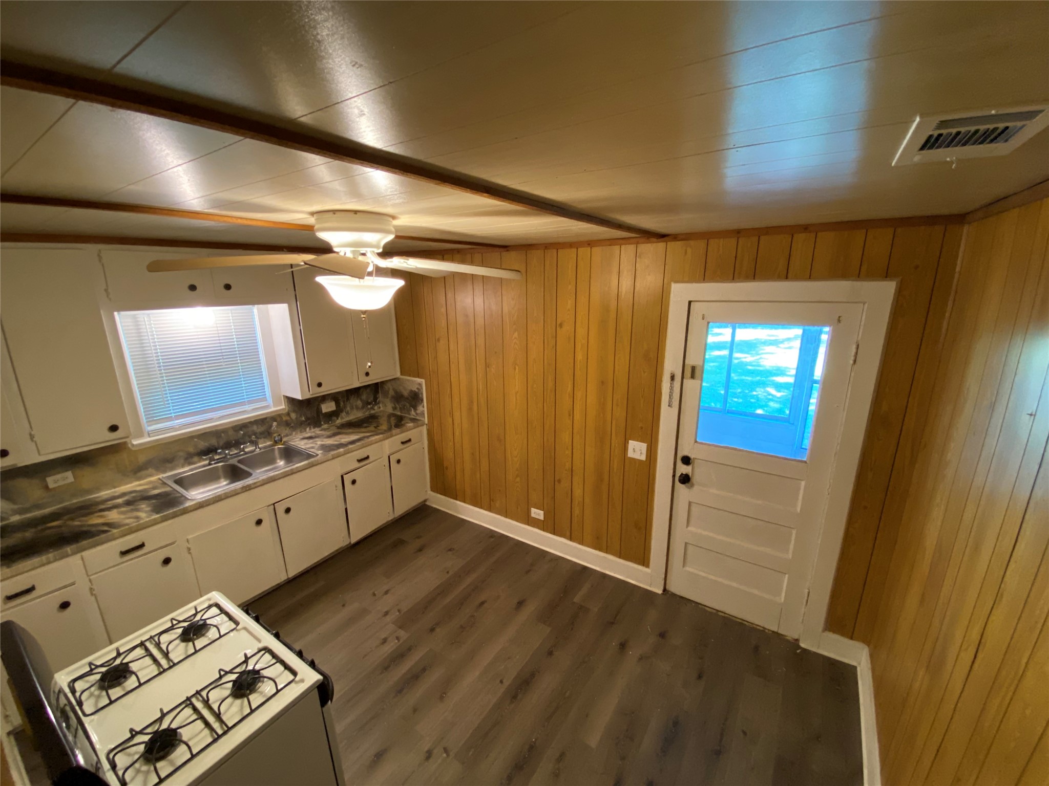 104 5th Street Property Photo 8