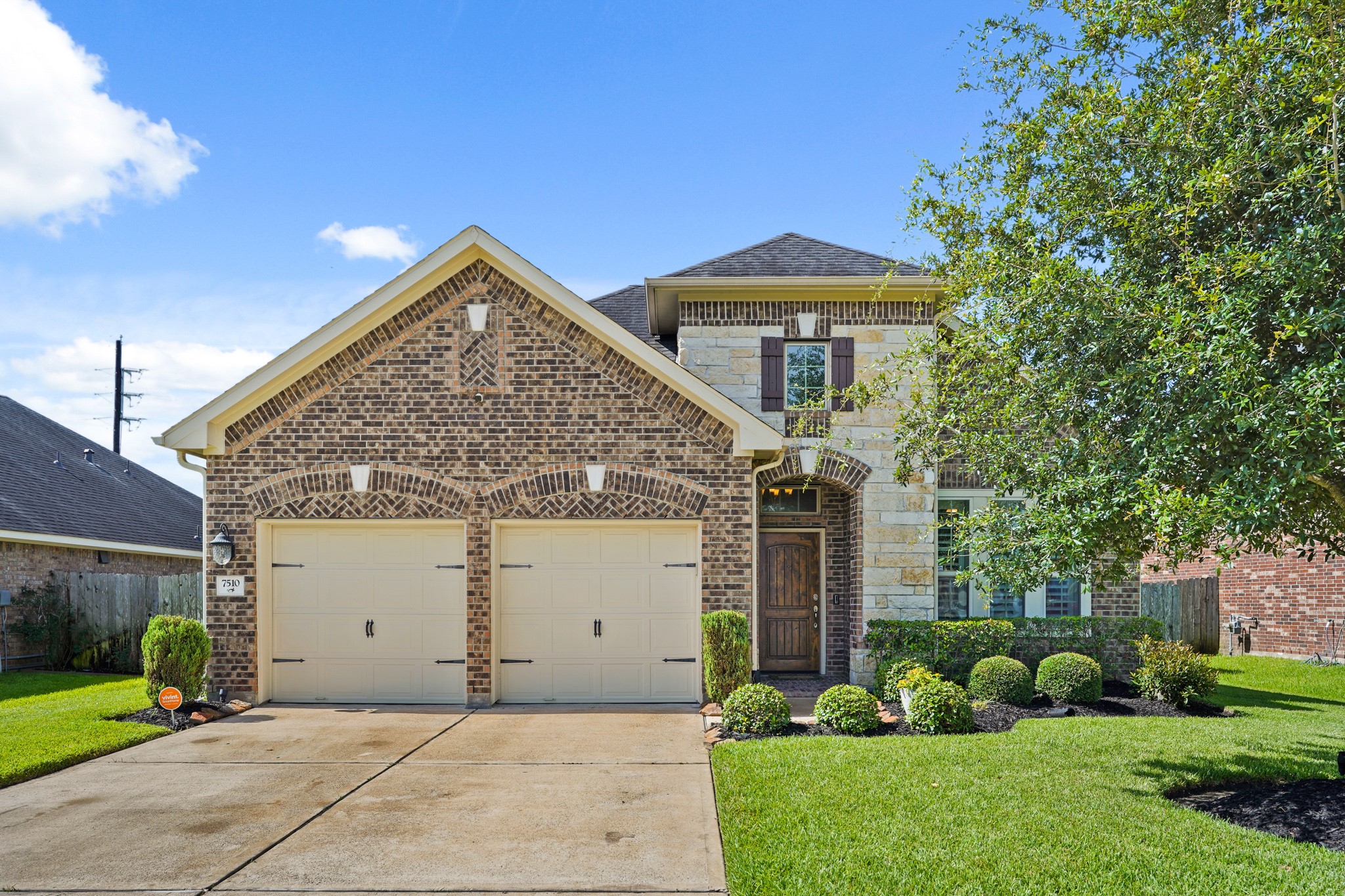 7510 River Pass Drive Property Photo 1