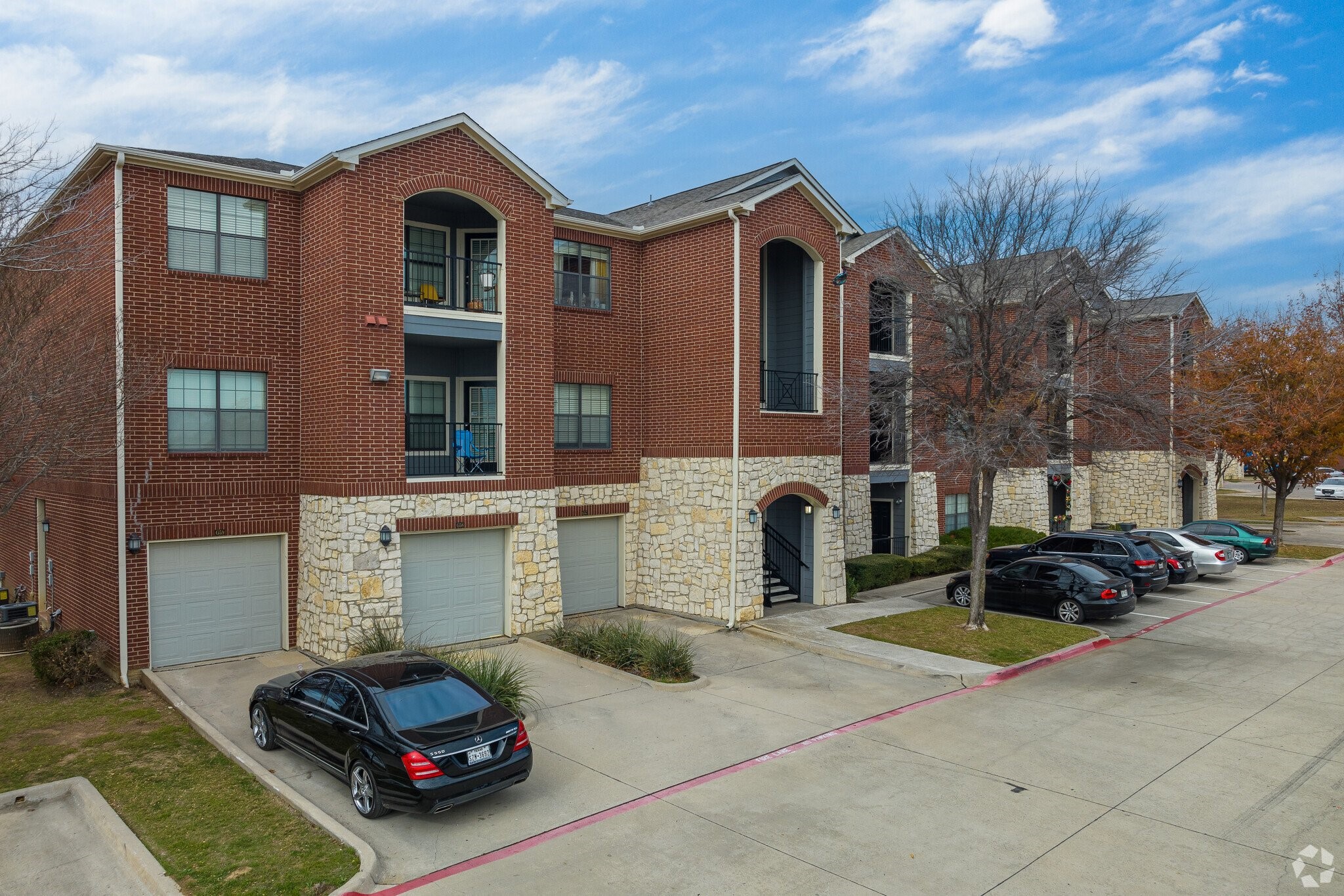 1350 Skyline Rd