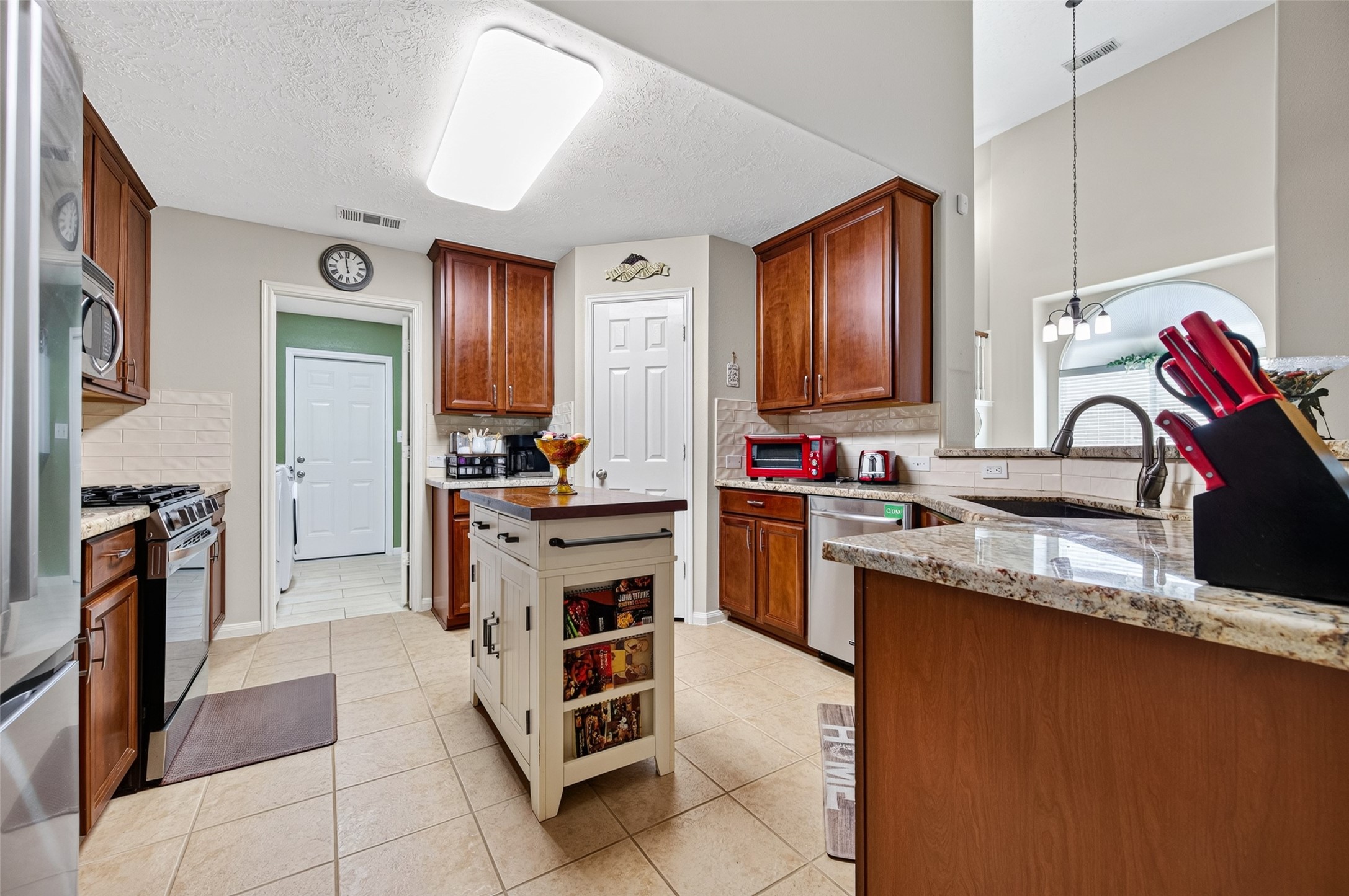1916 Orkney Lane Property Photo 12