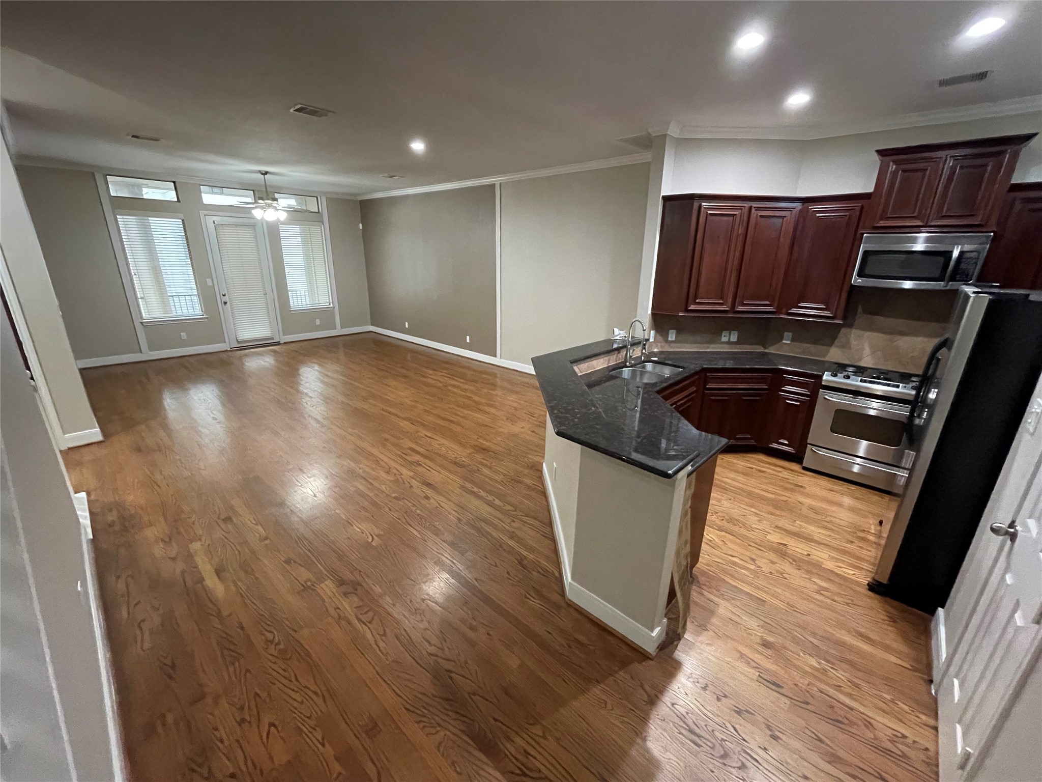 2010 Rosedale Street B Property Photo 6