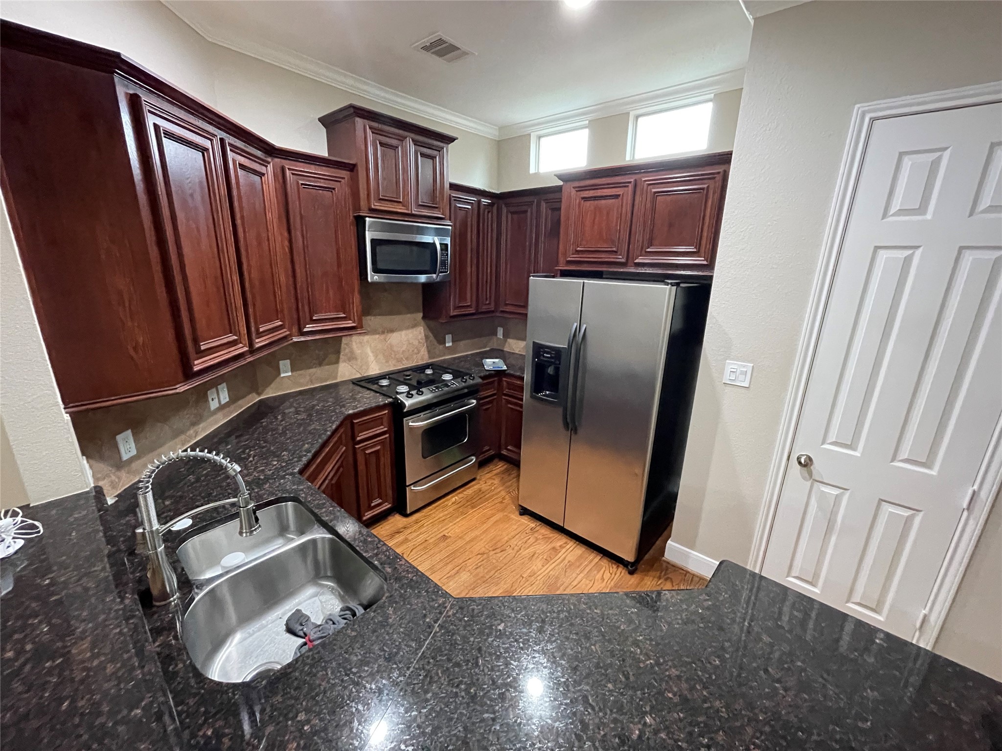 2010 Rosedale Street B Property Photo 7