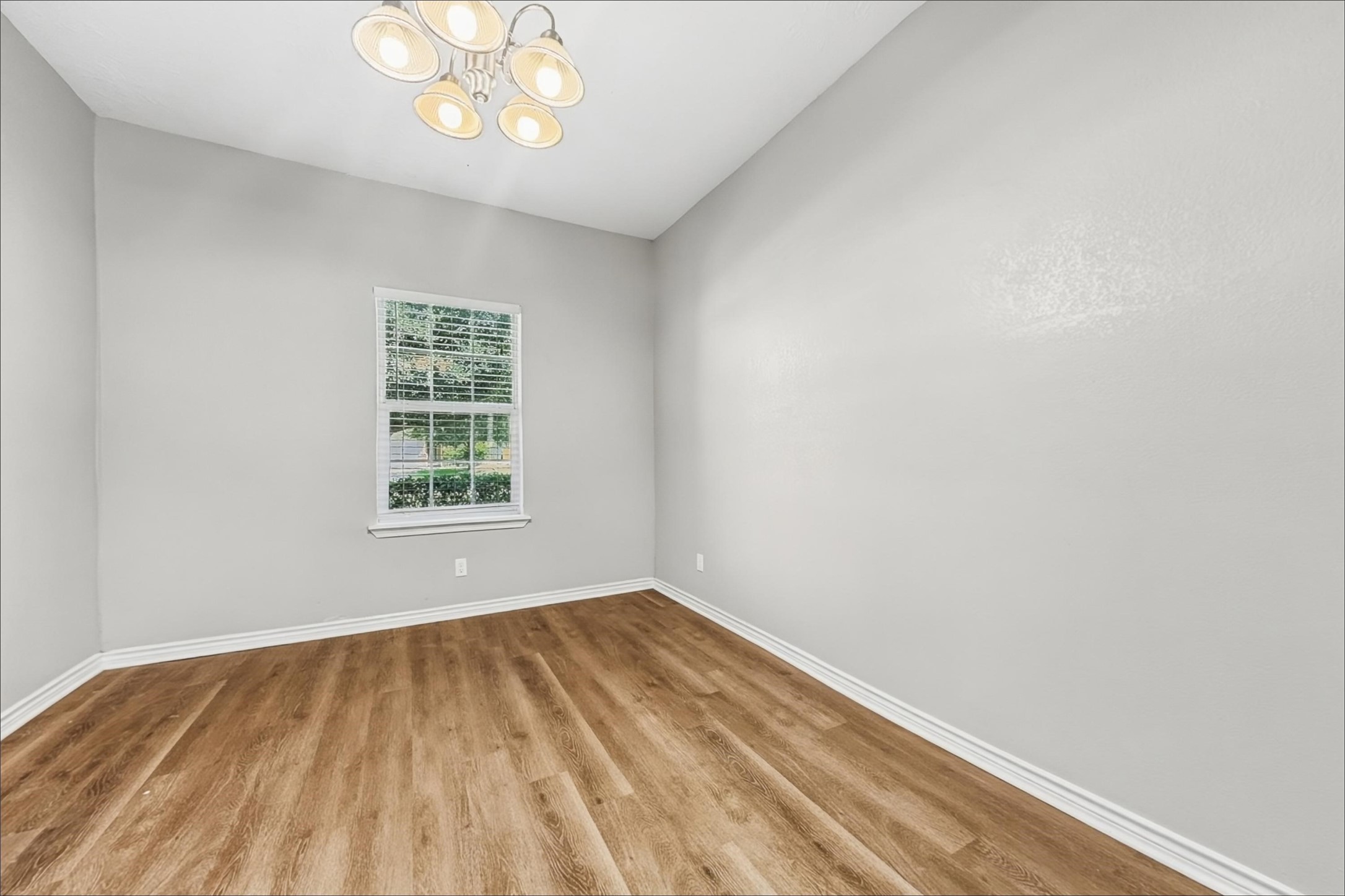 10719 Woodwind Shadows Drive Property Photo 4
