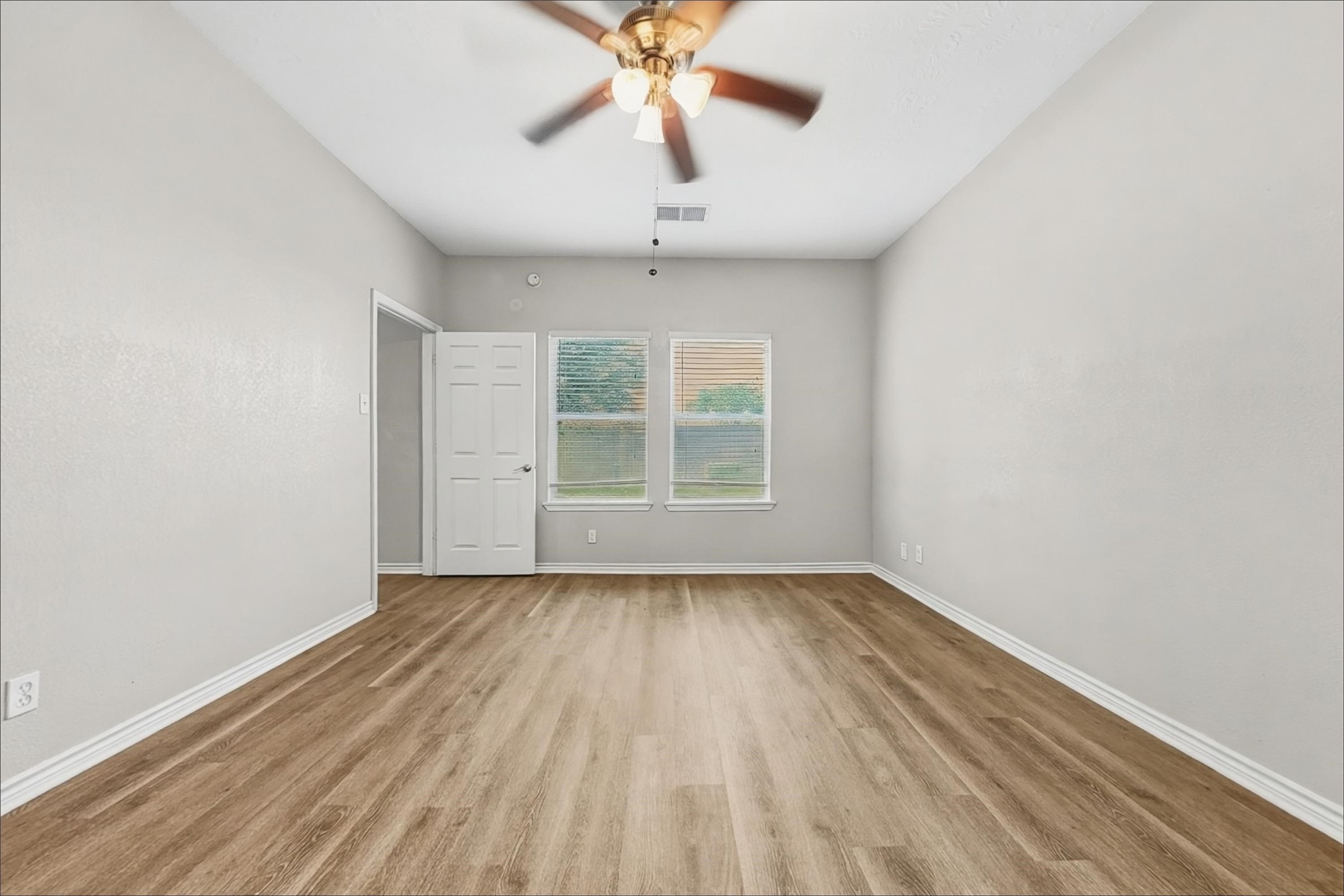 10719 Woodwind Shadows Drive Property Photo 8