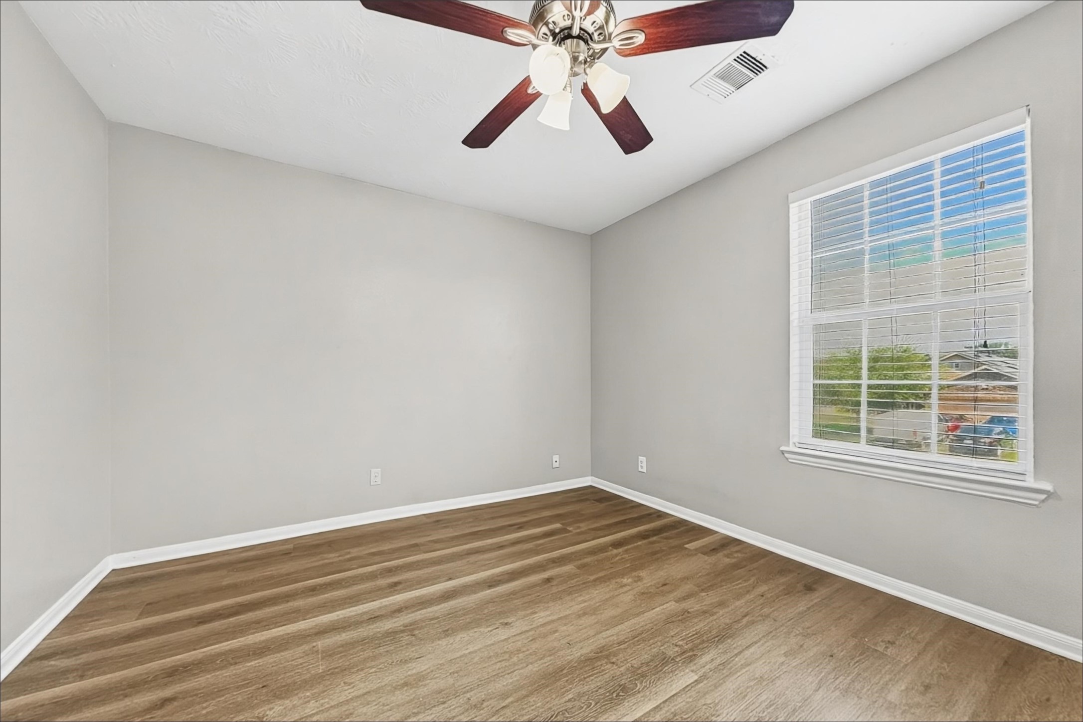 10719 Woodwind Shadows Drive Property Photo 16
