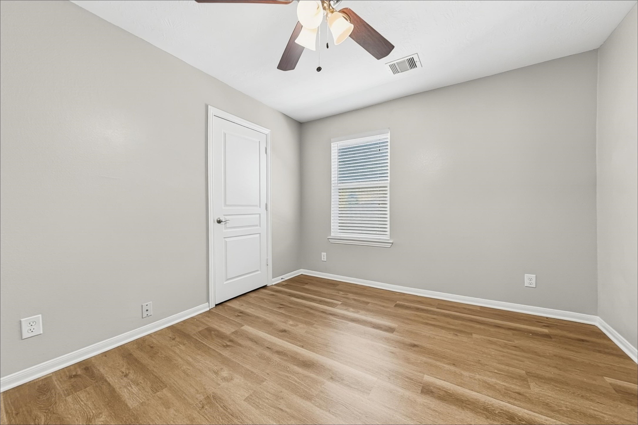 10719 Woodwind Shadows Drive Property Photo 17