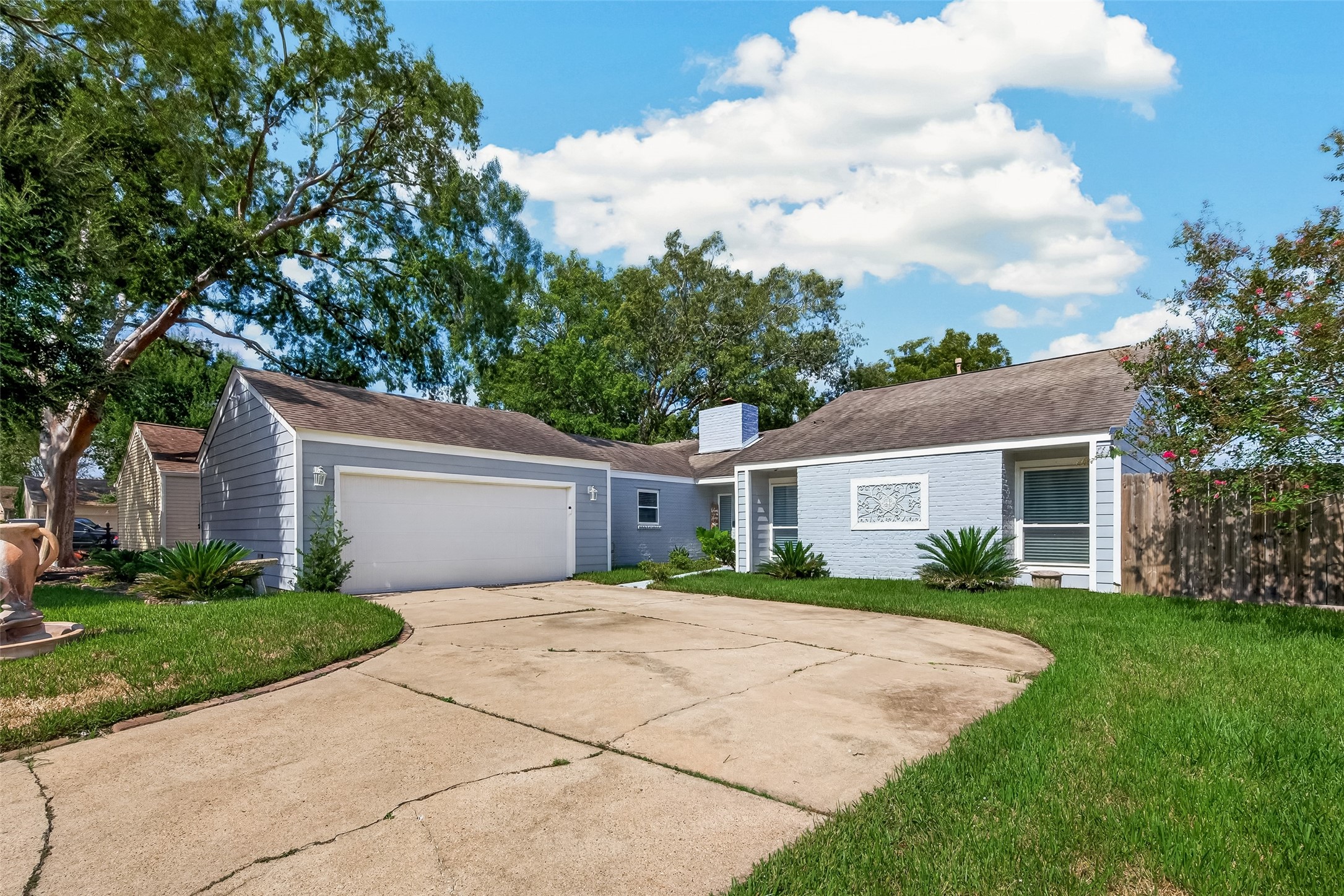 15606 Pine Mountain Drive Property Photo 1