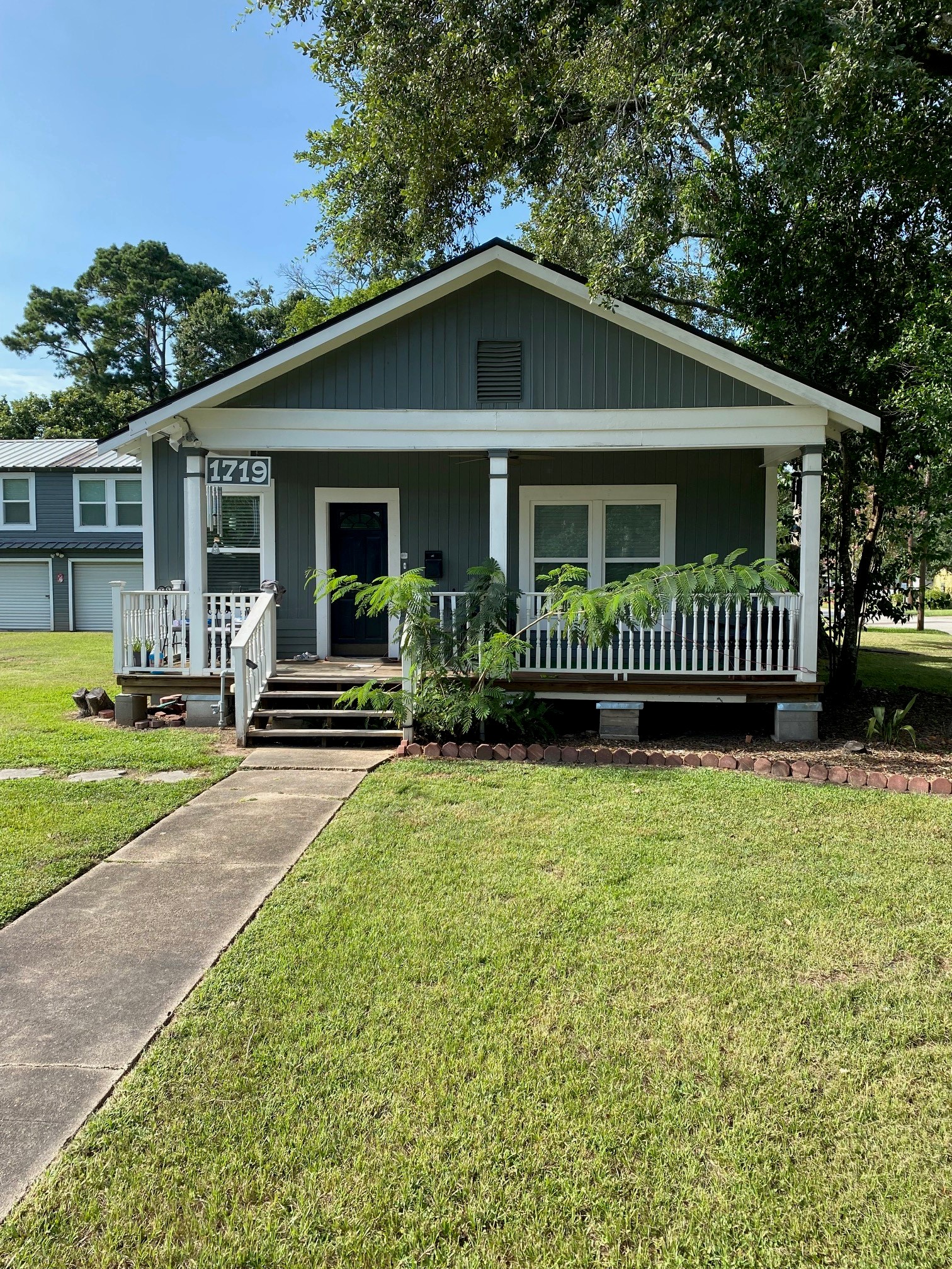 1719 Grand Avenue Property Photo 1