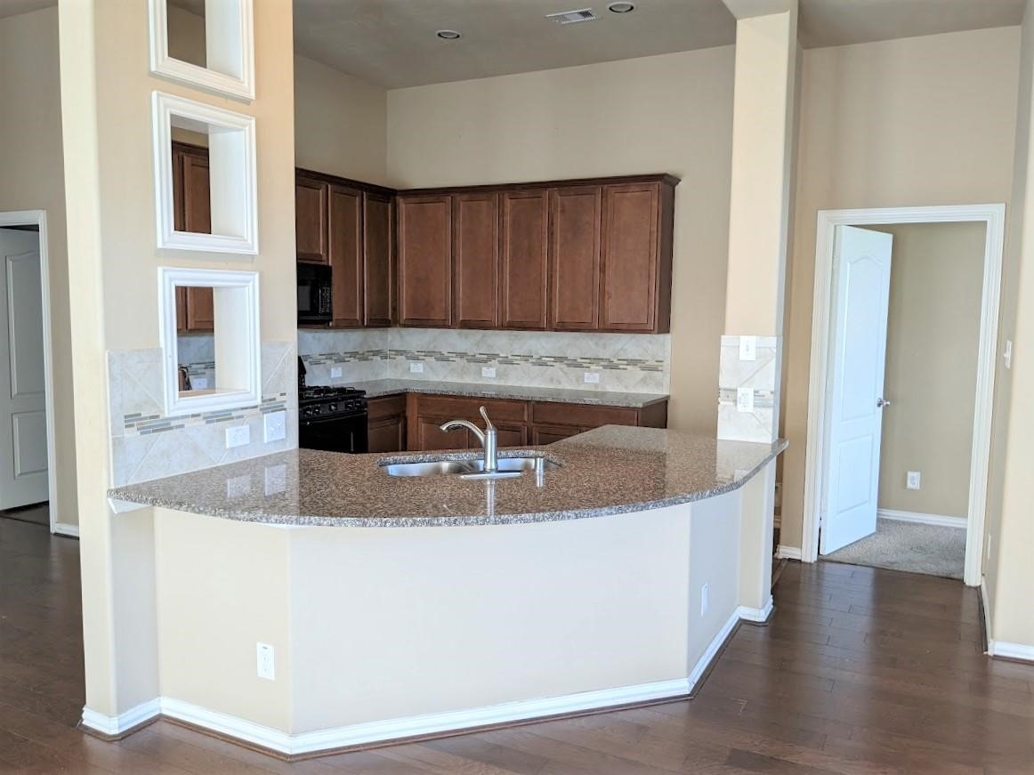 9427 Fossil Canyon Drive Property Photo 5
