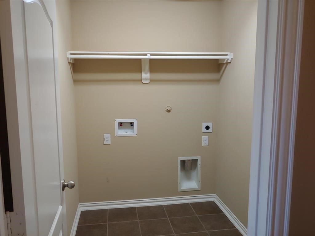 9427 Fossil Canyon Drive Property Photo 8
